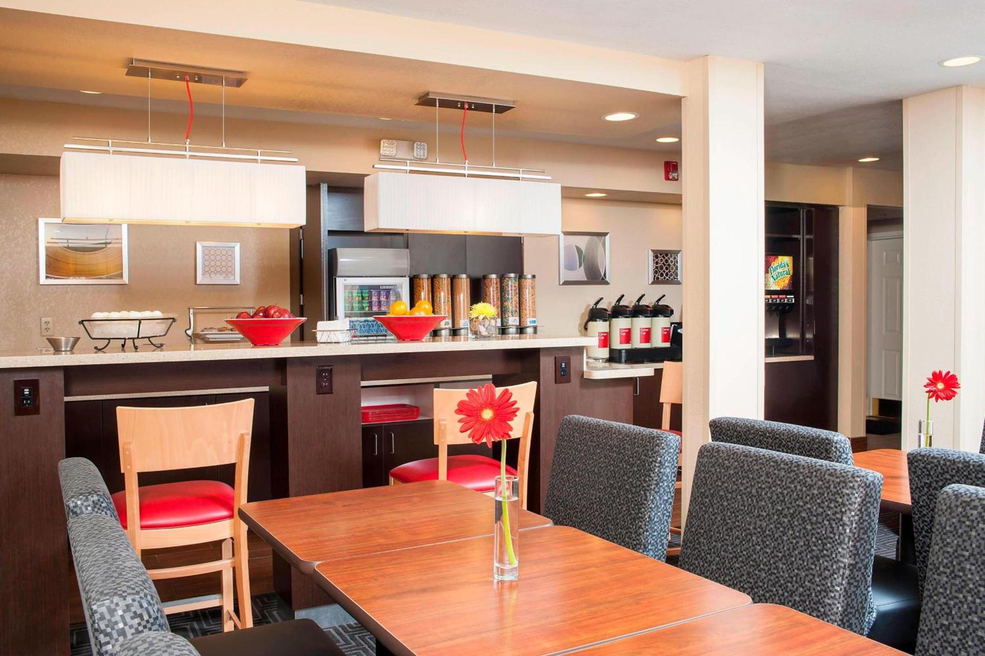 TownePlace Suites Indianapolis Park 100 photo 16
