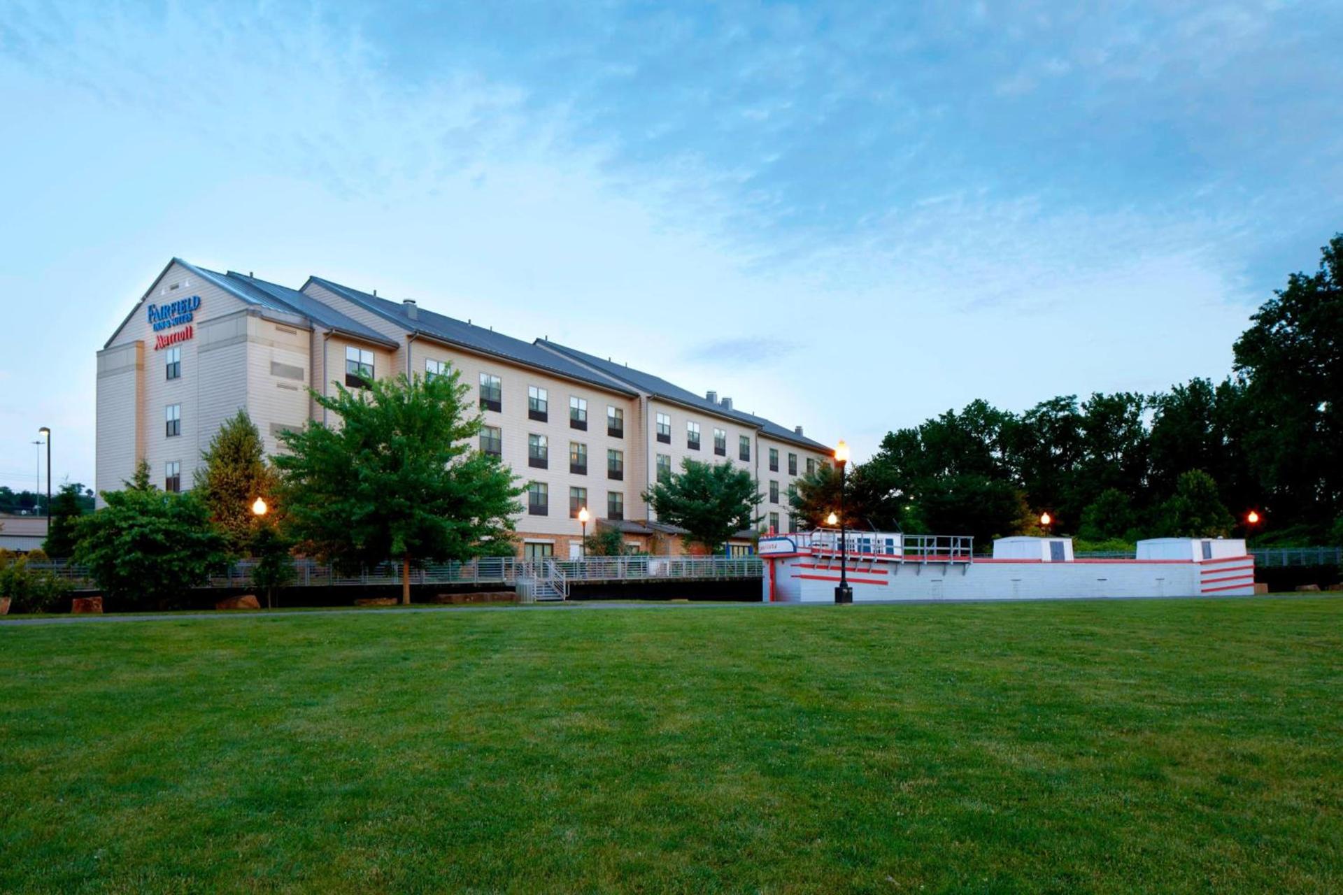 Fairfield Inn & Suites by Marriott Cumberland photo 2
