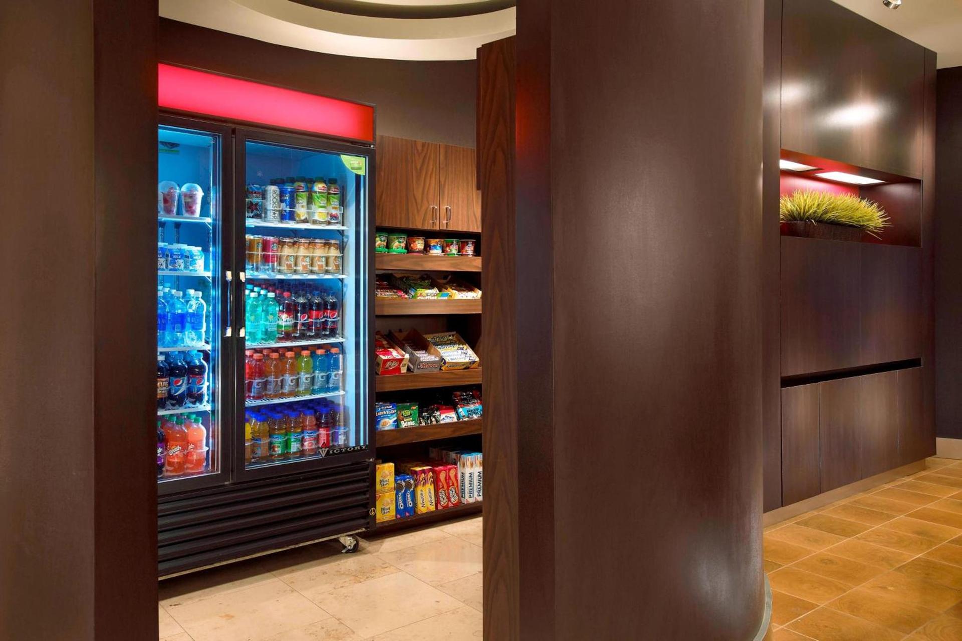 Courtyard by Marriott Anaheim Resort/Convention Center photo 15