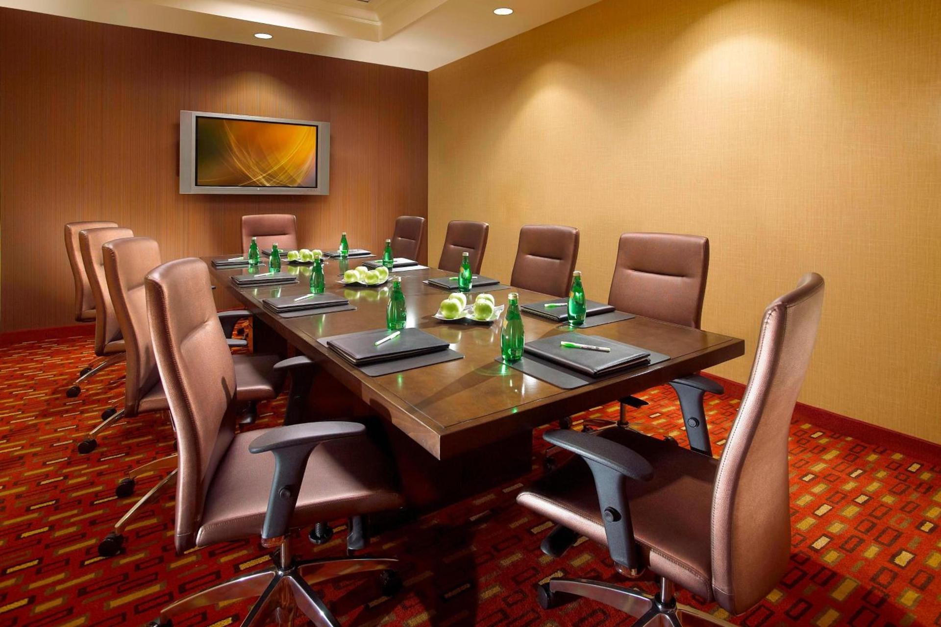 Courtyard by Marriott Anaheim Resort/Convention Center photo 25
