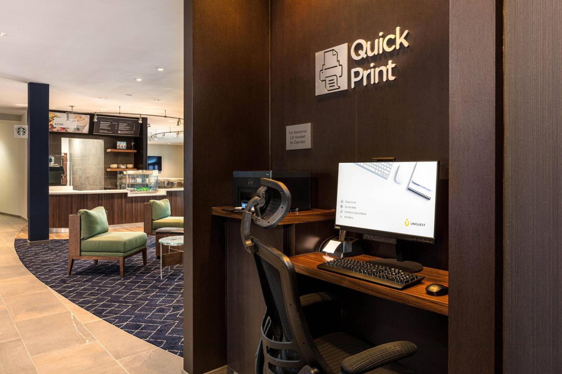 Courtyard by Marriott Anaheim Resort/Convention Center photo 13