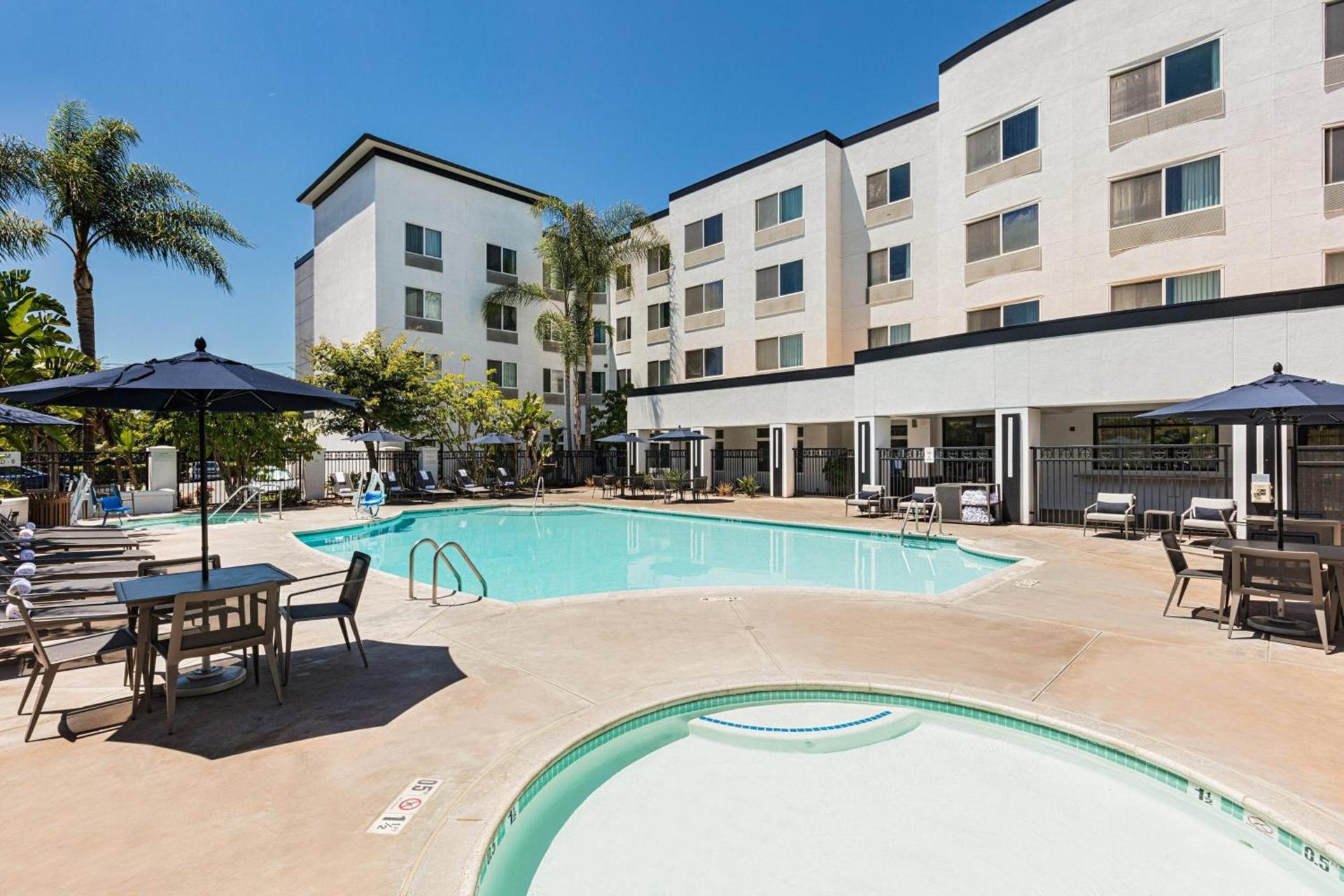 Courtyard by Marriott Anaheim Resort/Convention Center photo 22