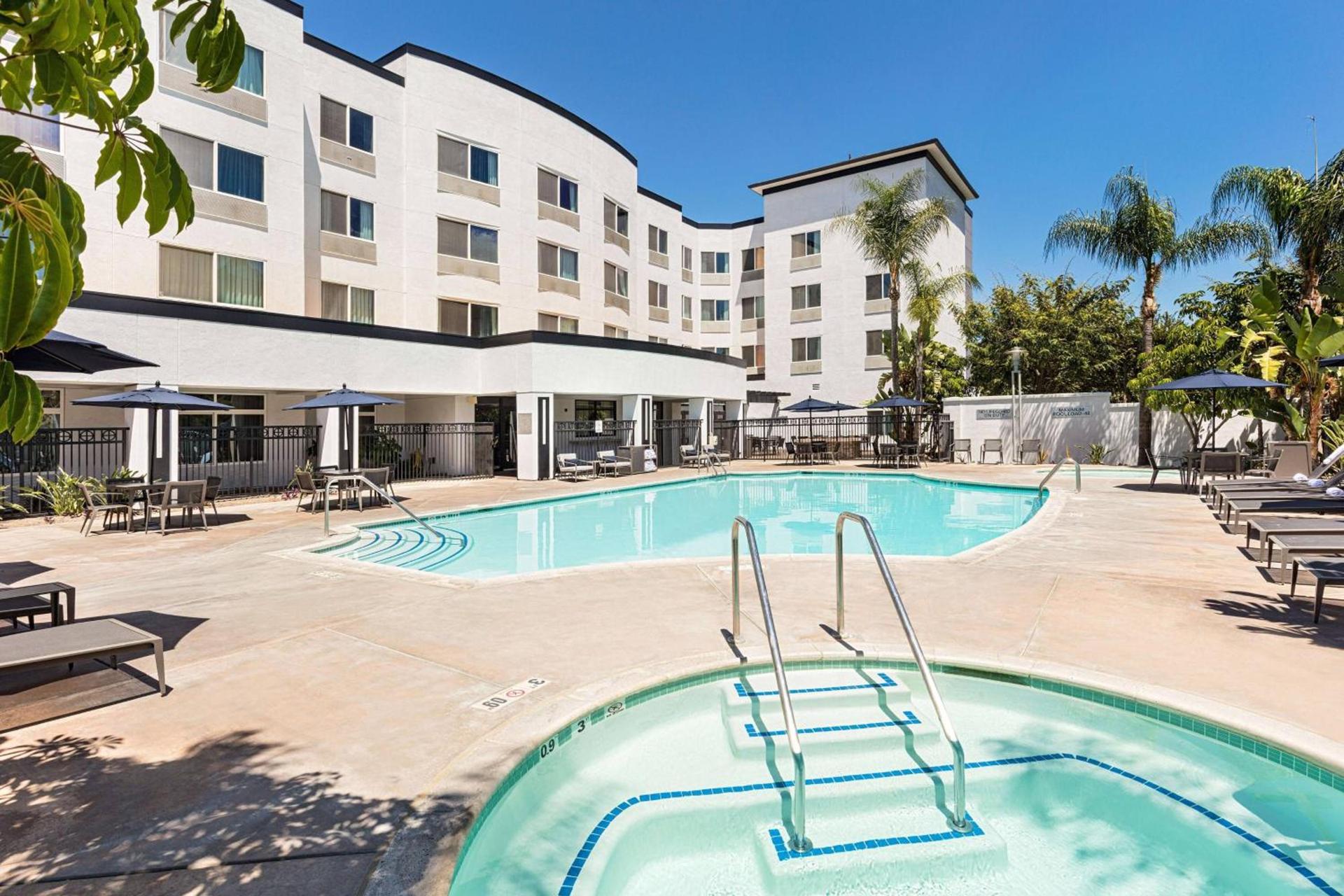 Courtyard by Marriott Anaheim Resort/Convention Center photo 23