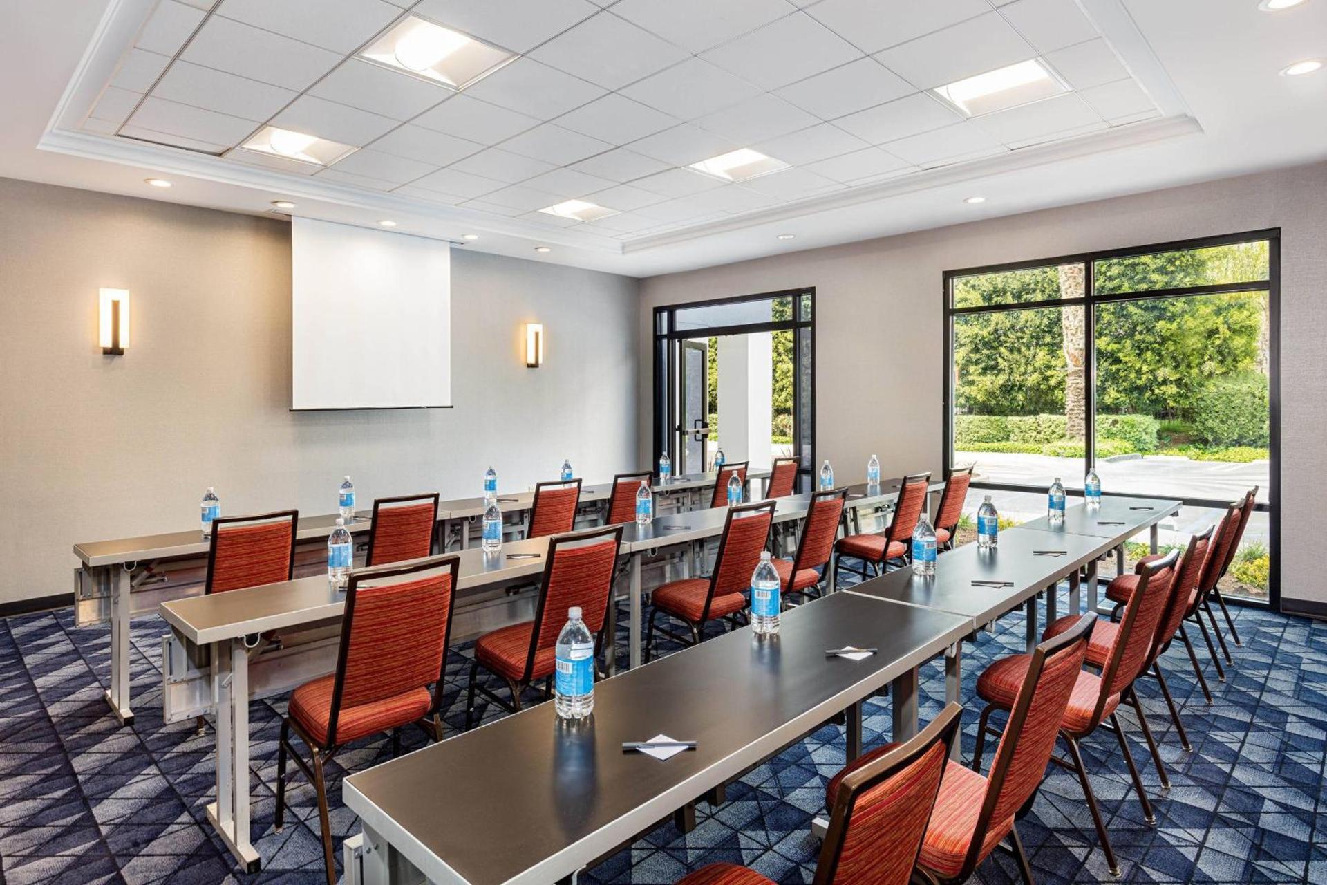 Courtyard by Marriott Anaheim Resort/Convention Center photo 26