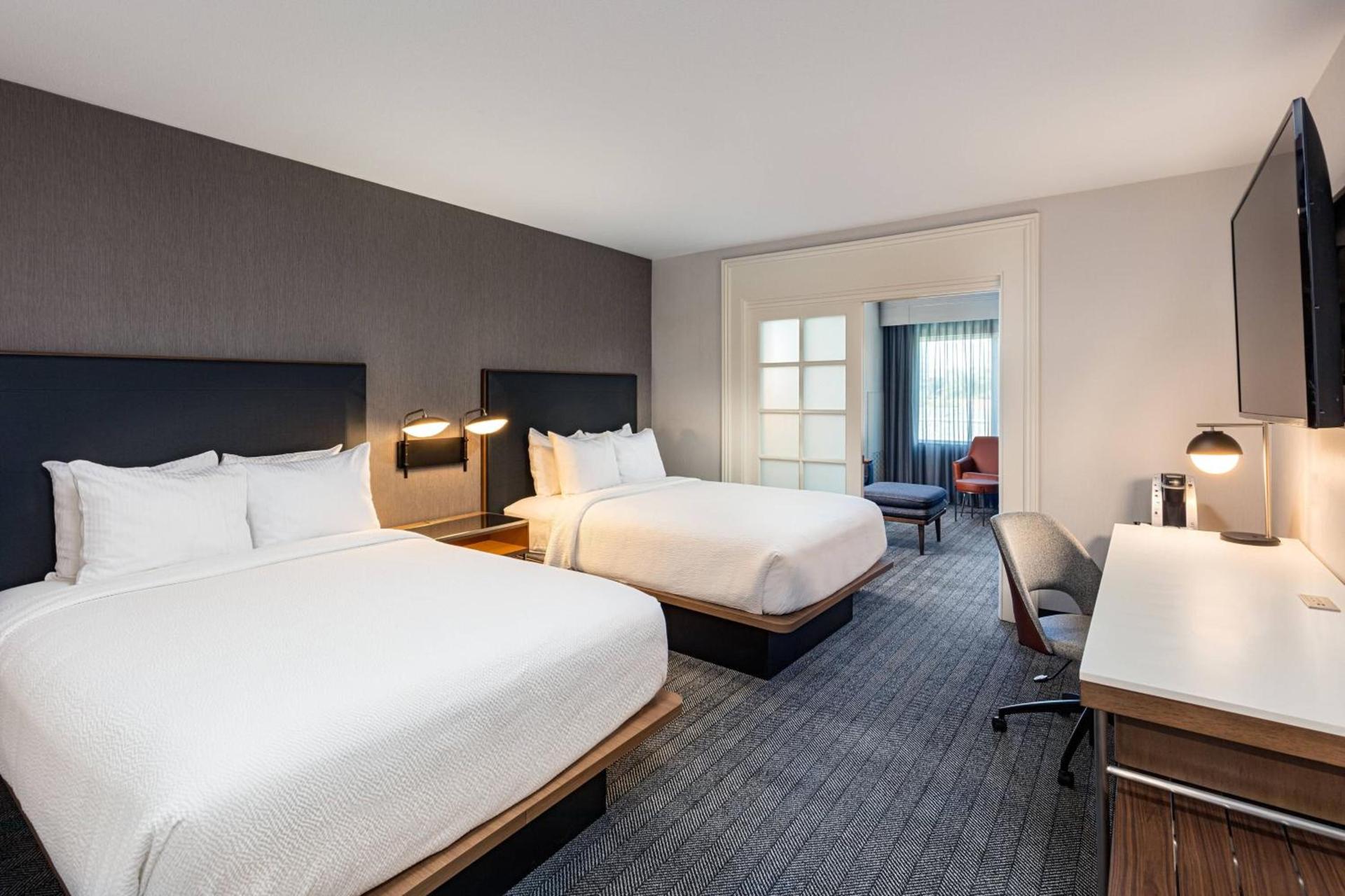 Courtyard by Marriott Anaheim Resort/Convention Center photo 9
