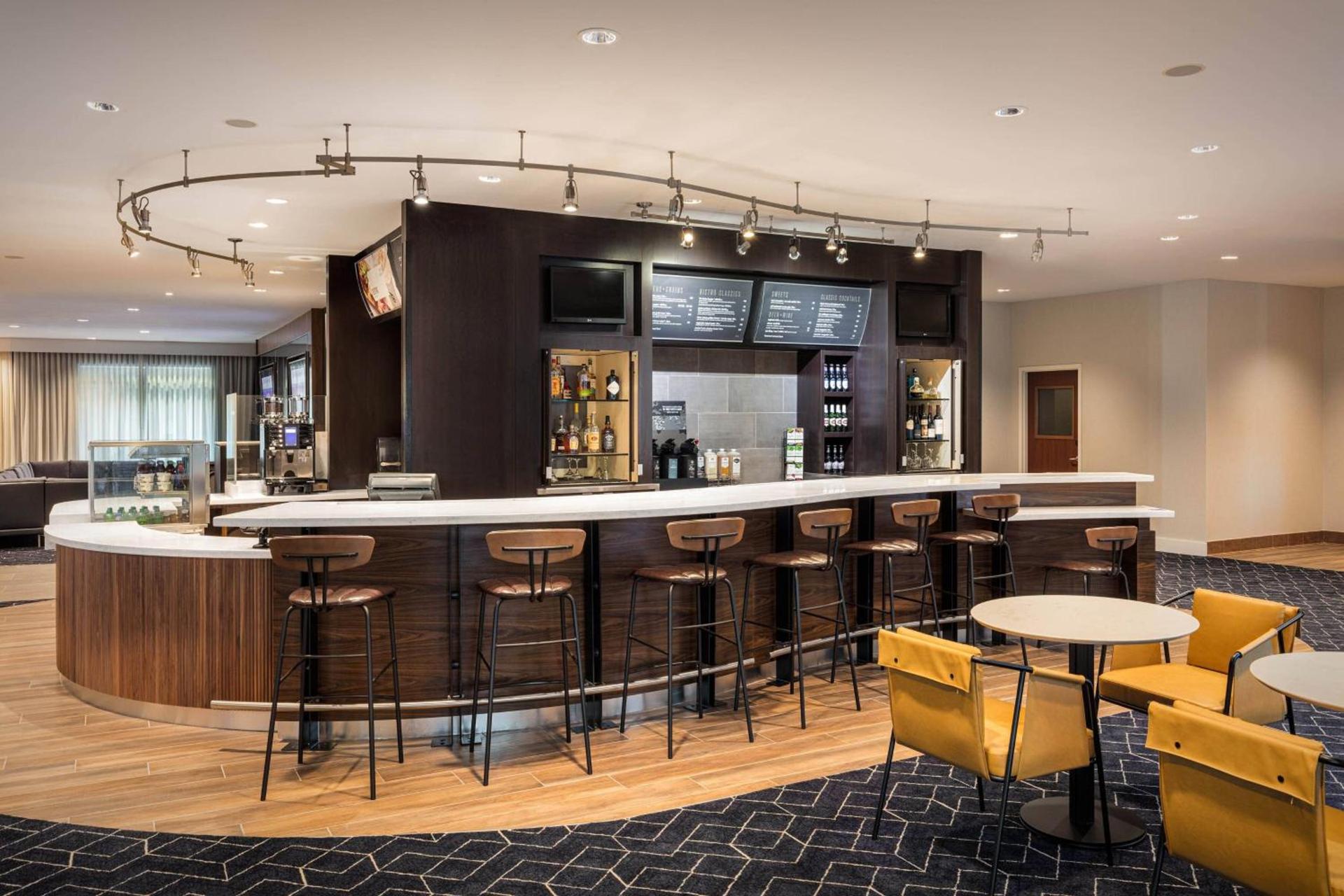 Courtyard by Marriott Anaheim Resort/Convention Center photo 18