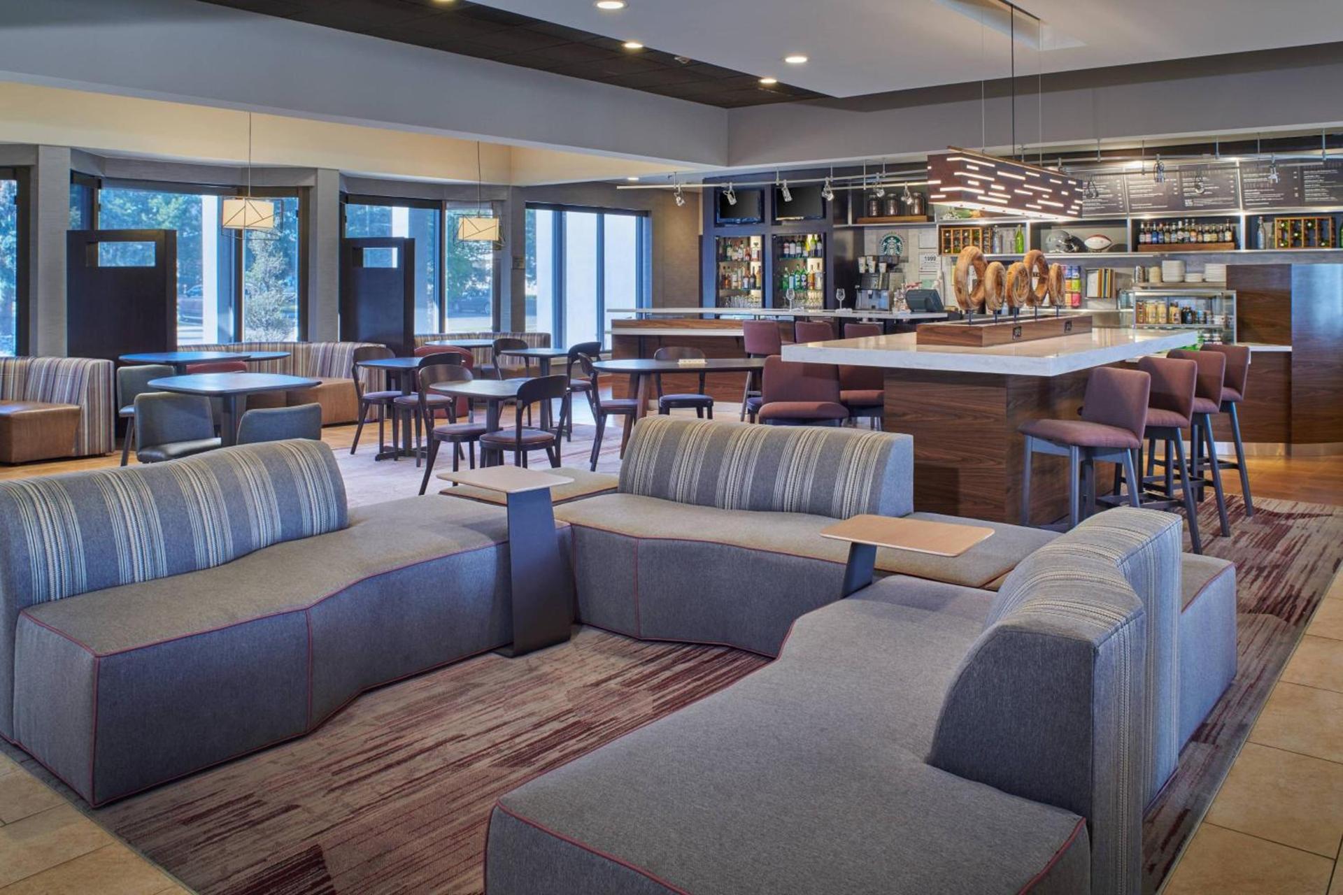 Courtyard by Marriott Detroit Warren photo 27