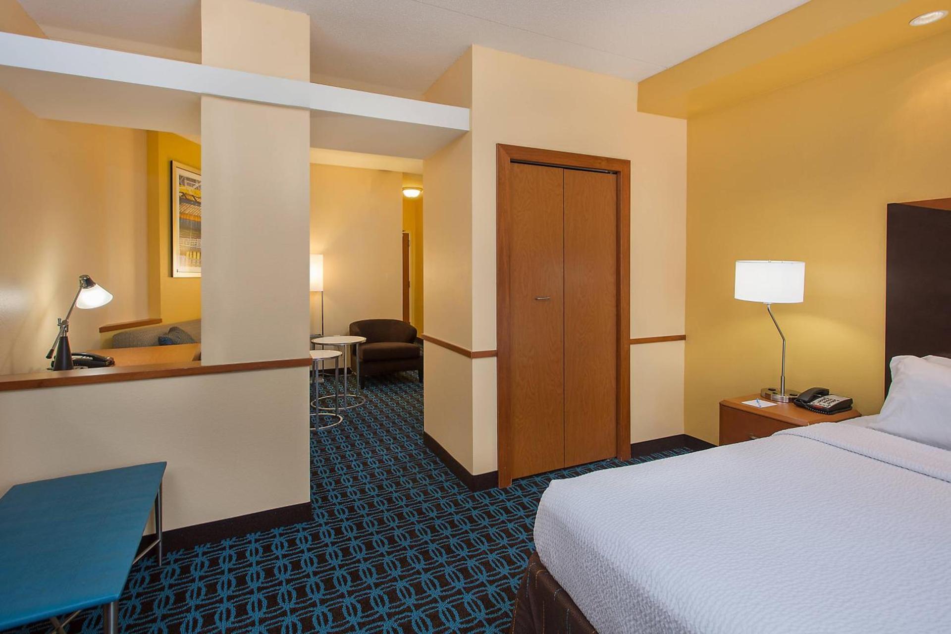 Fairfield Inn & Suites Kodak photo 10