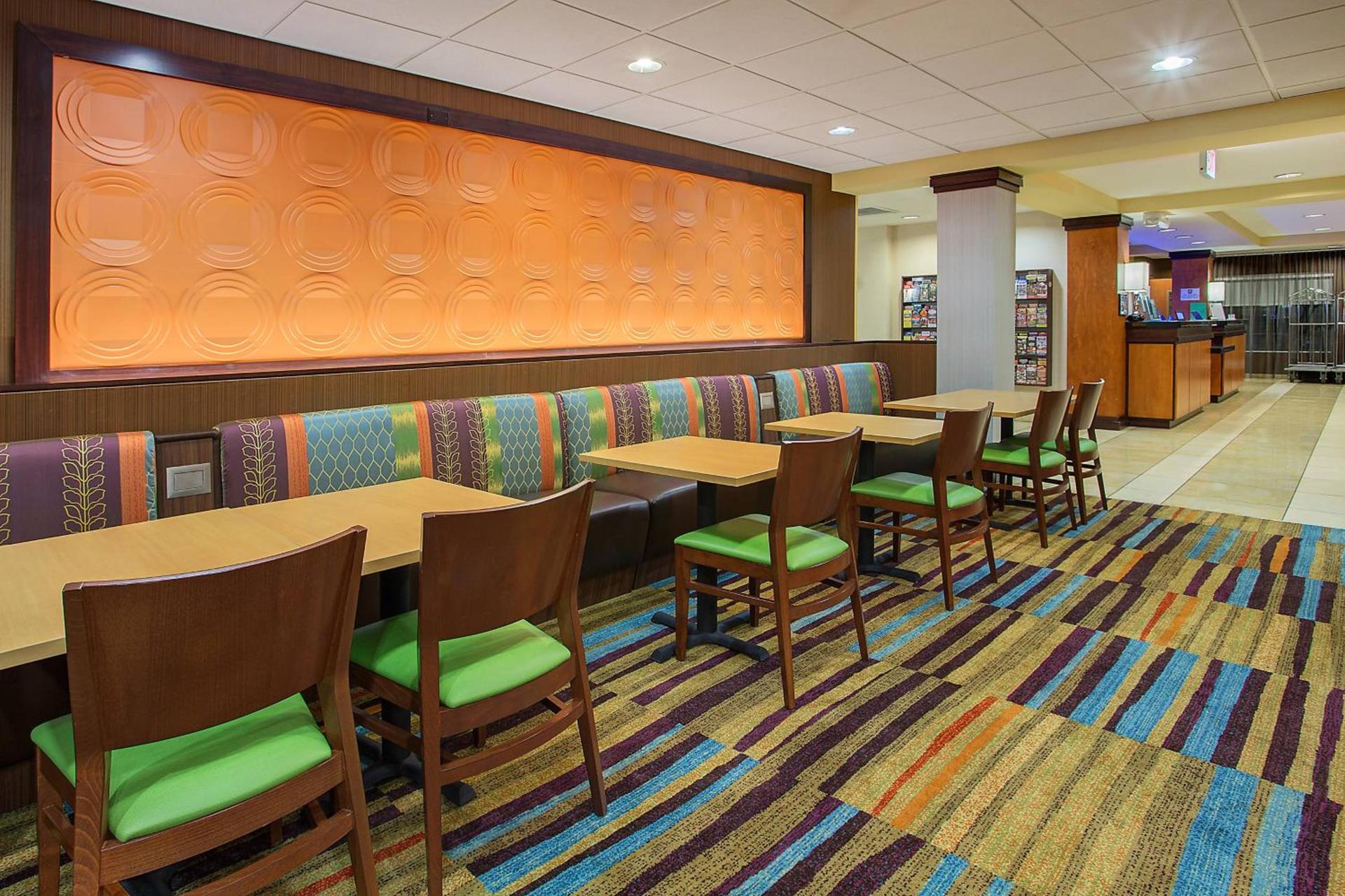 Fairfield Inn & Suites Kodak photo 12