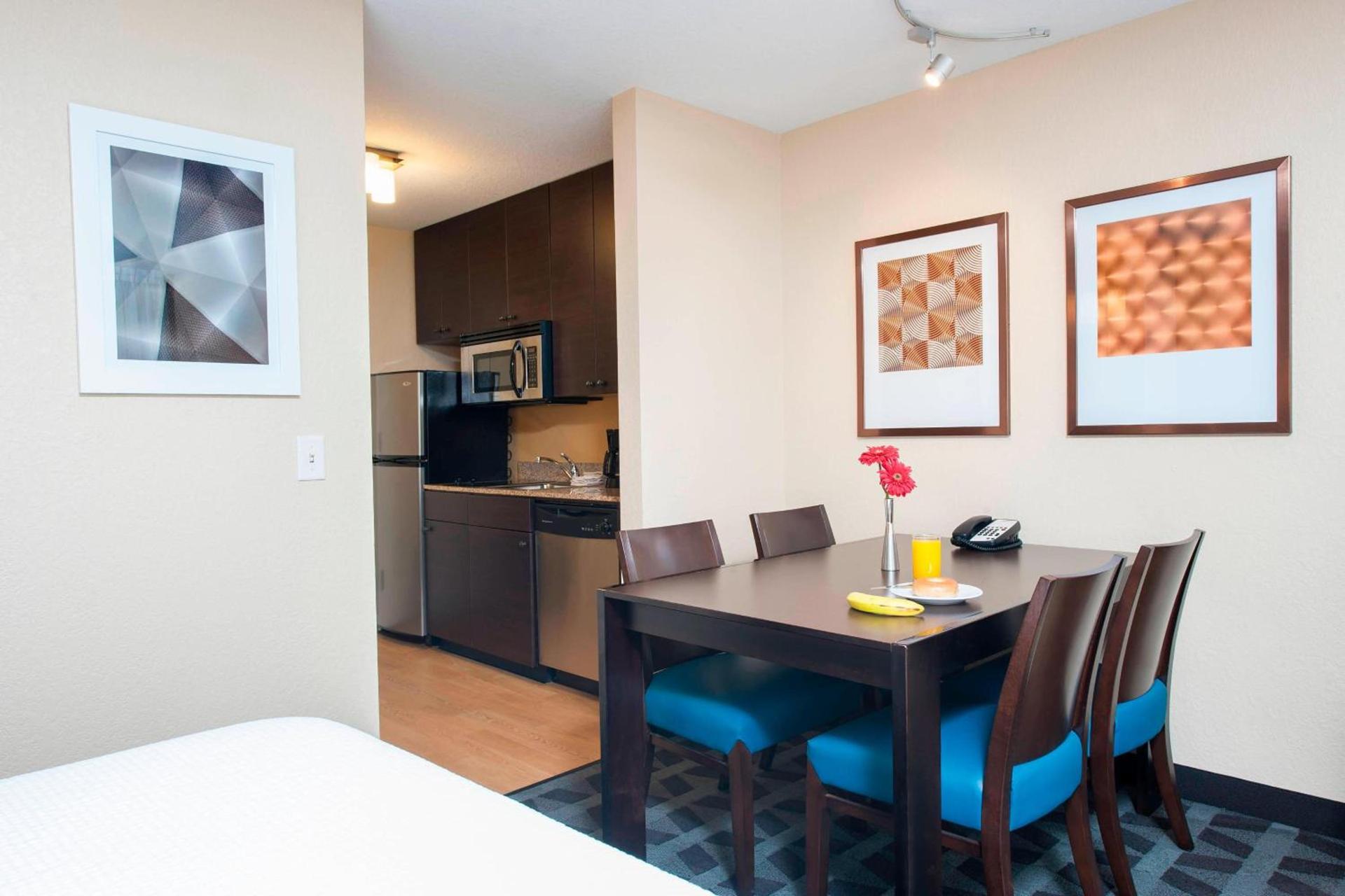 TownePlace Suites Des Moines Urbandale photo 9