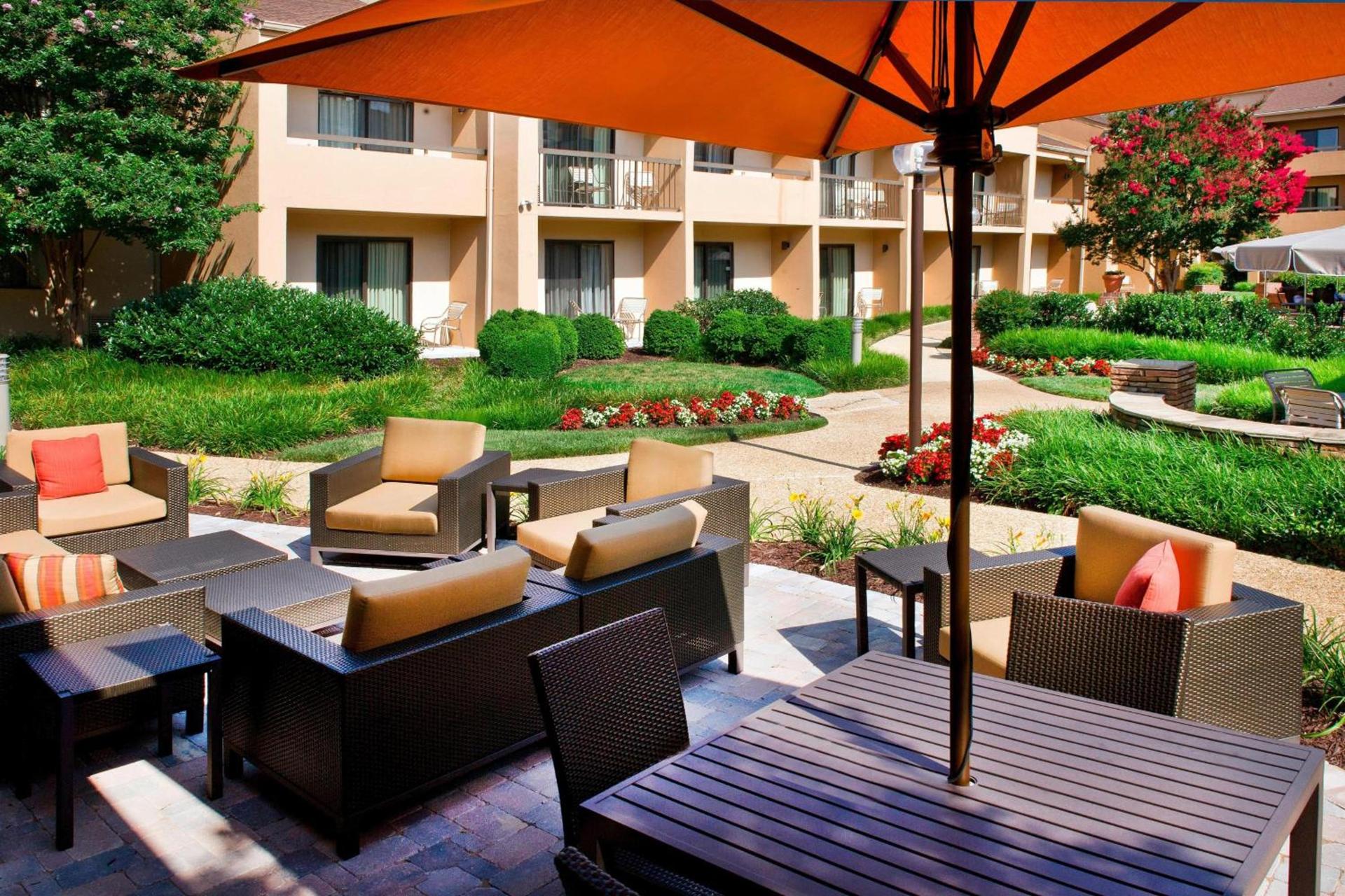 Courtyard by Marriott New Carrollton Landover photo 4