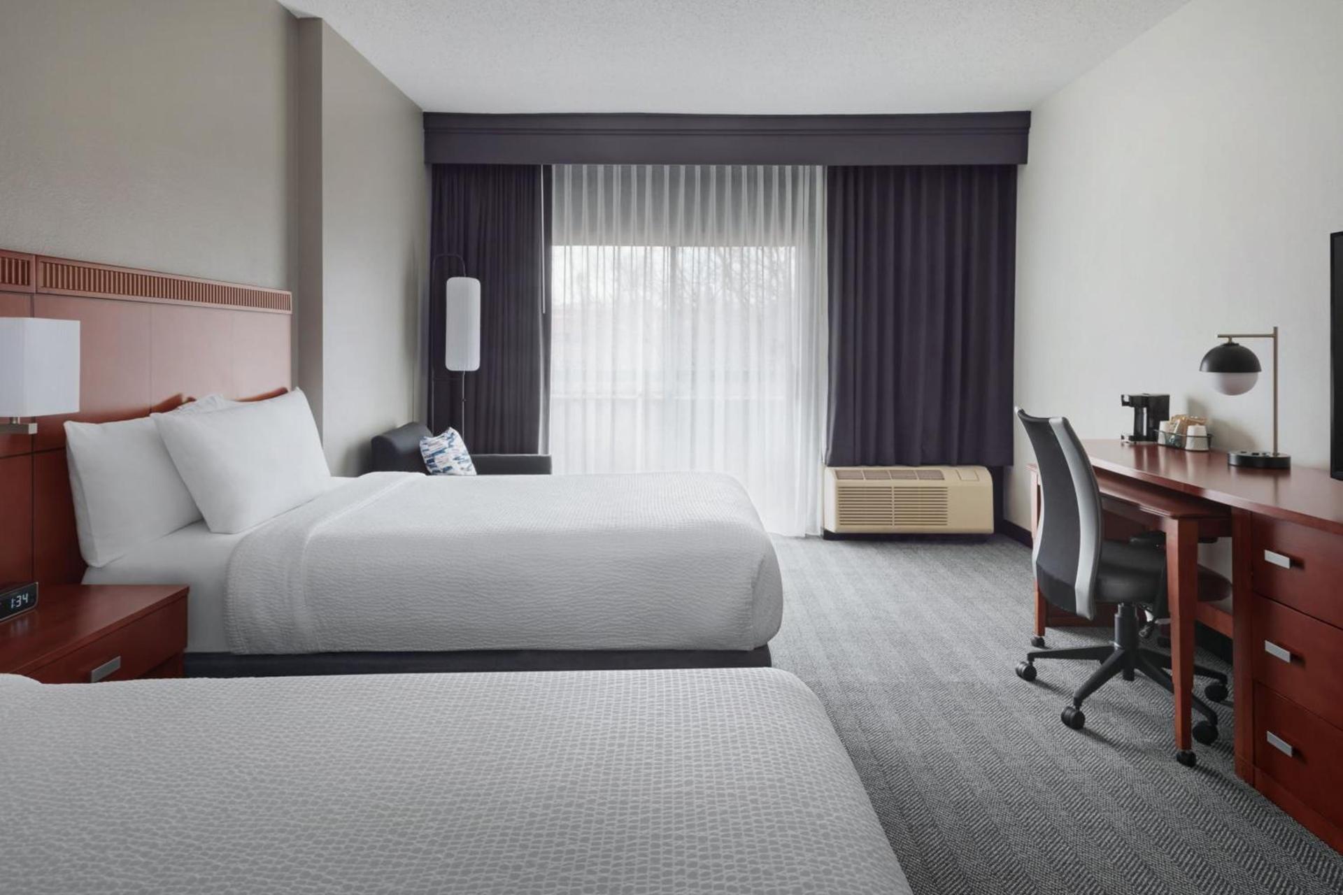 Courtyard by Marriott New Carrollton Landover photo 7