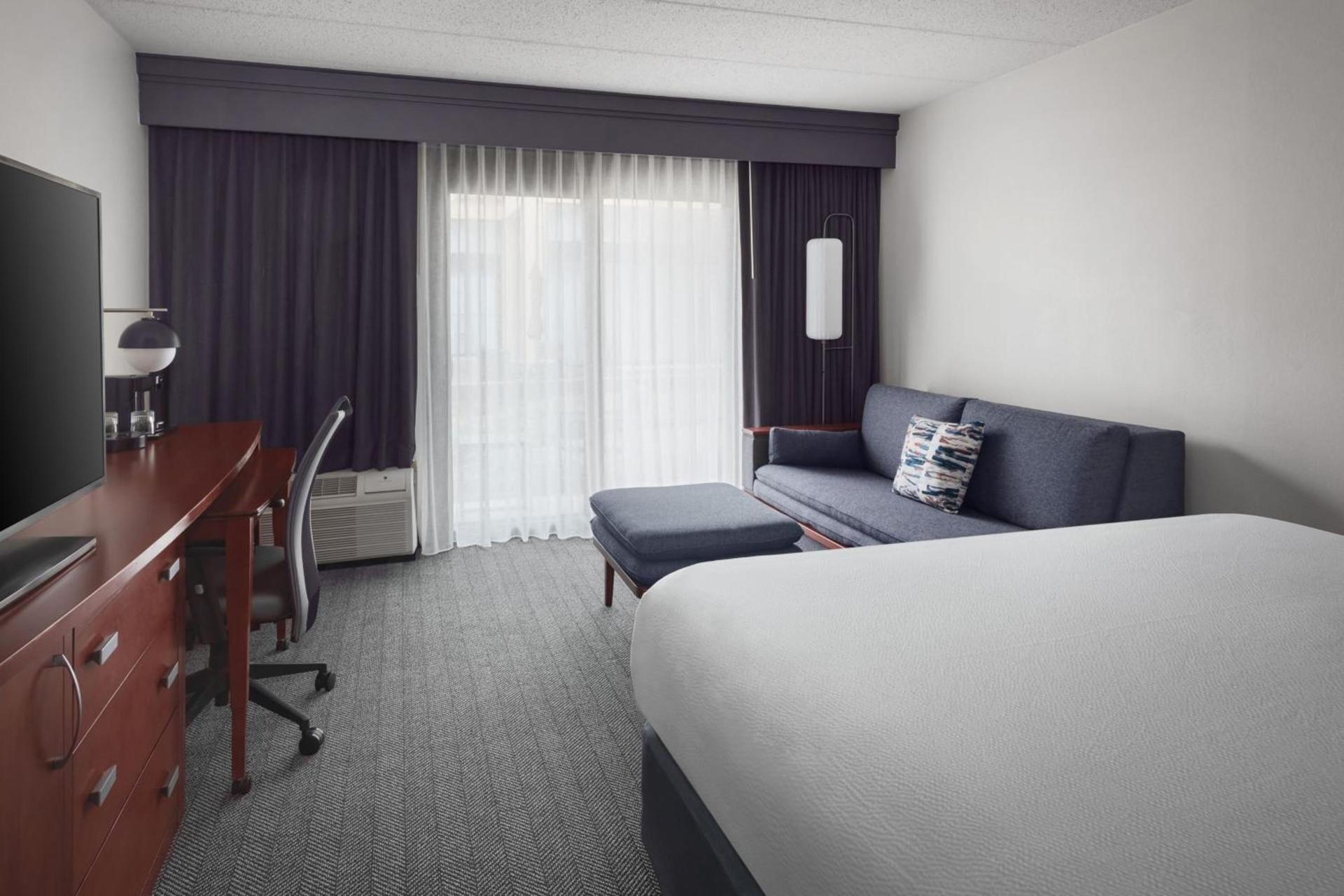 Courtyard by Marriott New Carrollton Landover photo 6