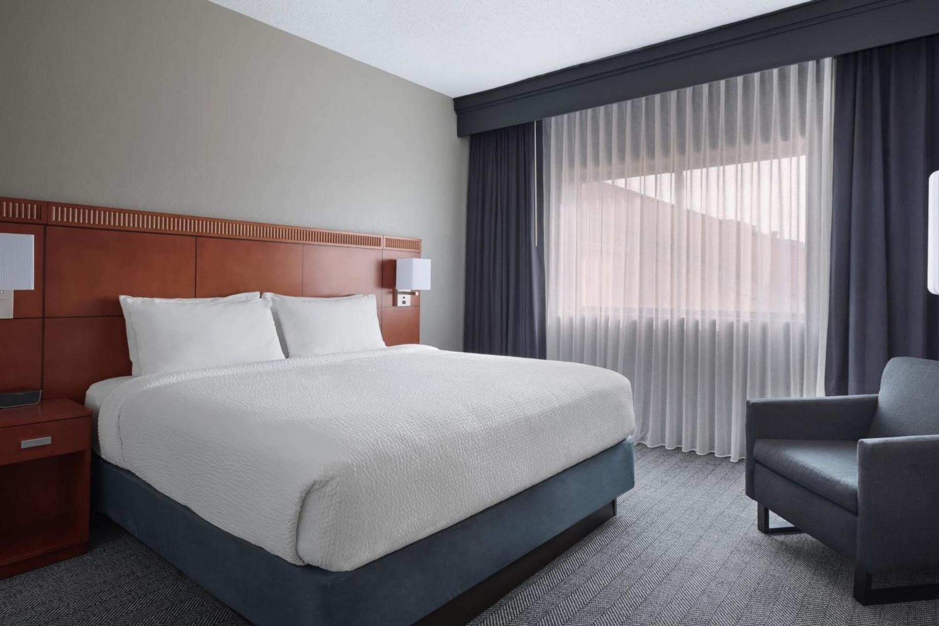 Courtyard by Marriott New Carrollton Landover photo 16