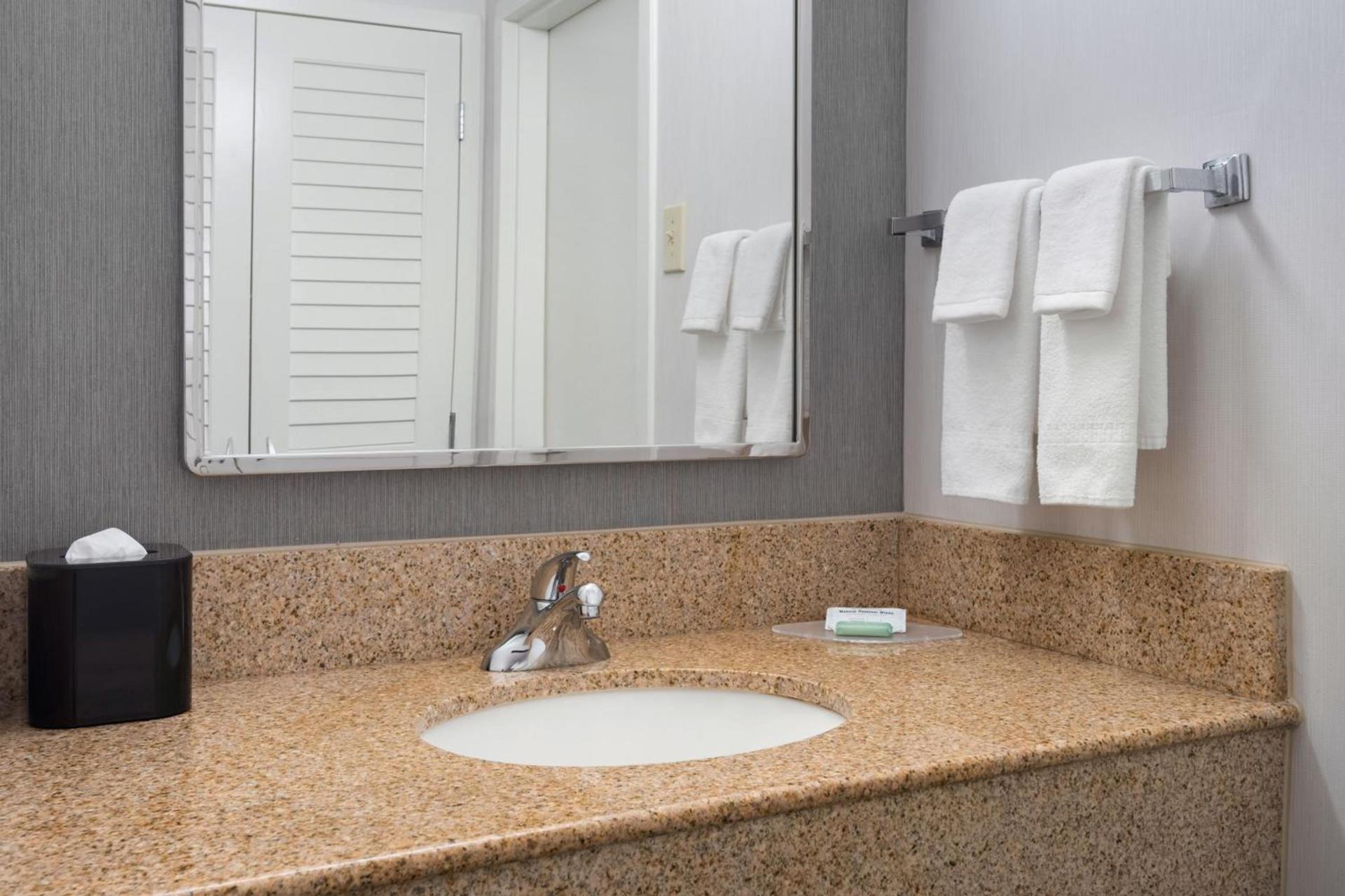 Courtyard by Marriott New Carrollton Landover photo 10