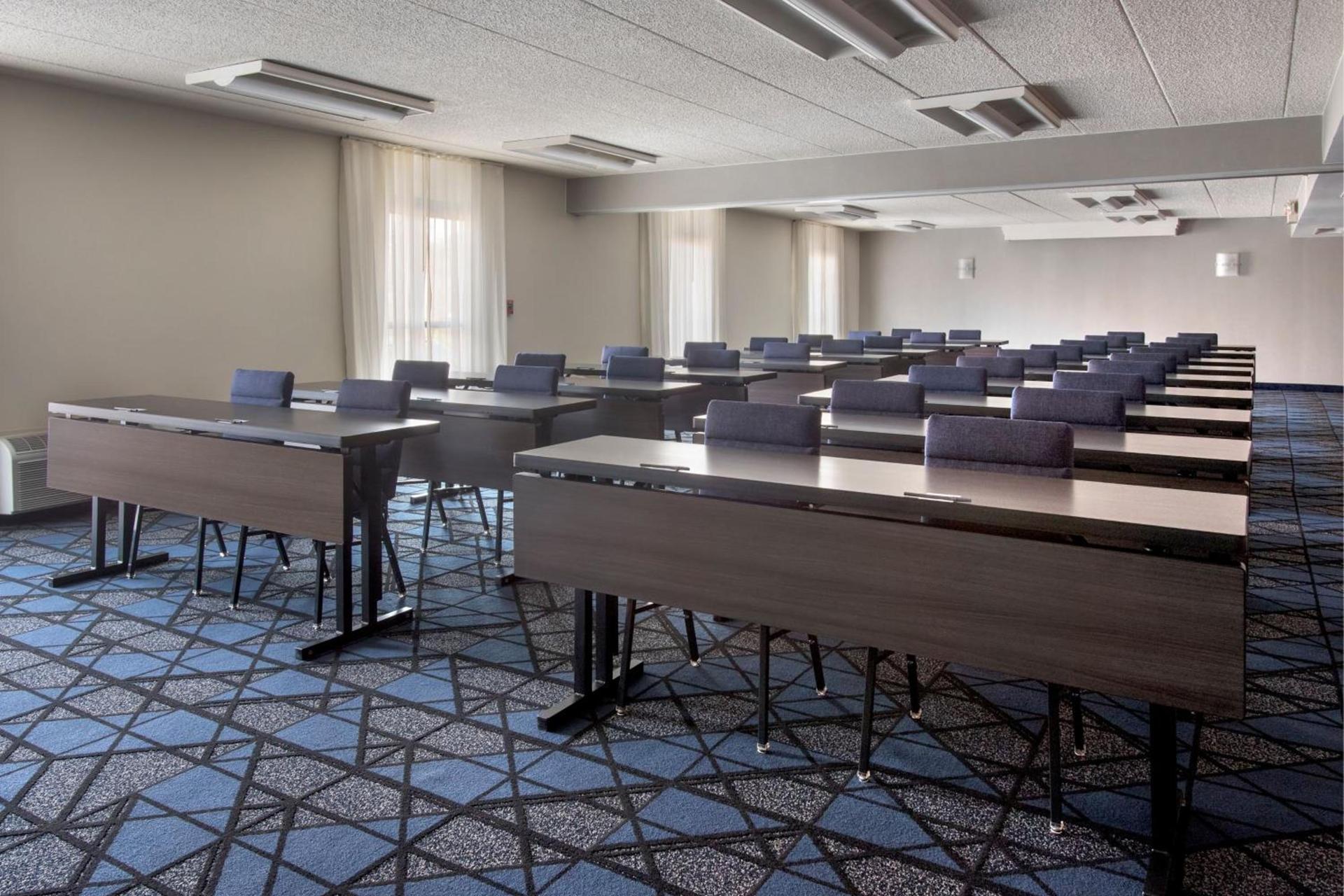 Courtyard by Marriott New Carrollton Landover photo 25