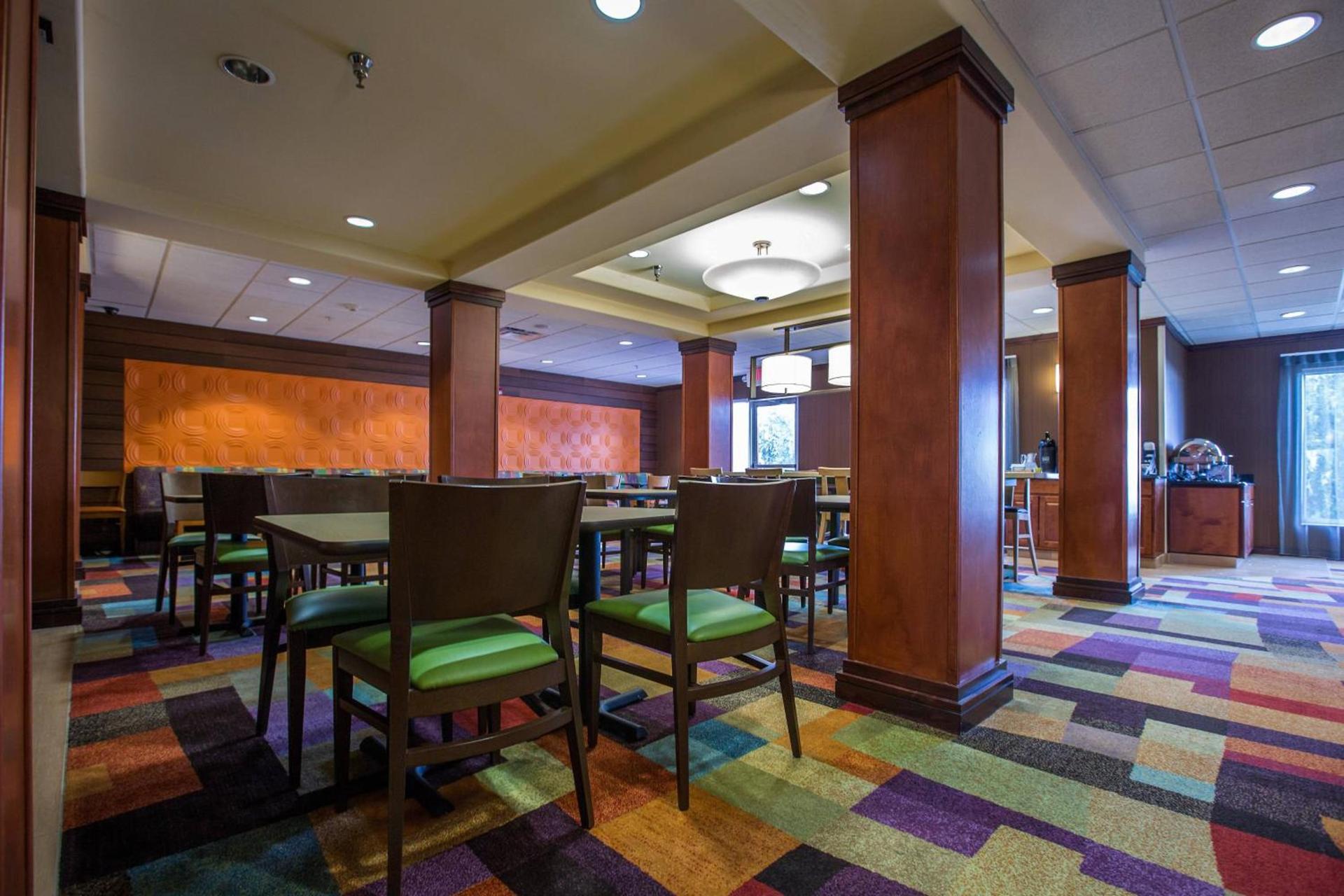 Fairfield Inn & Suites Toledo North photo 12