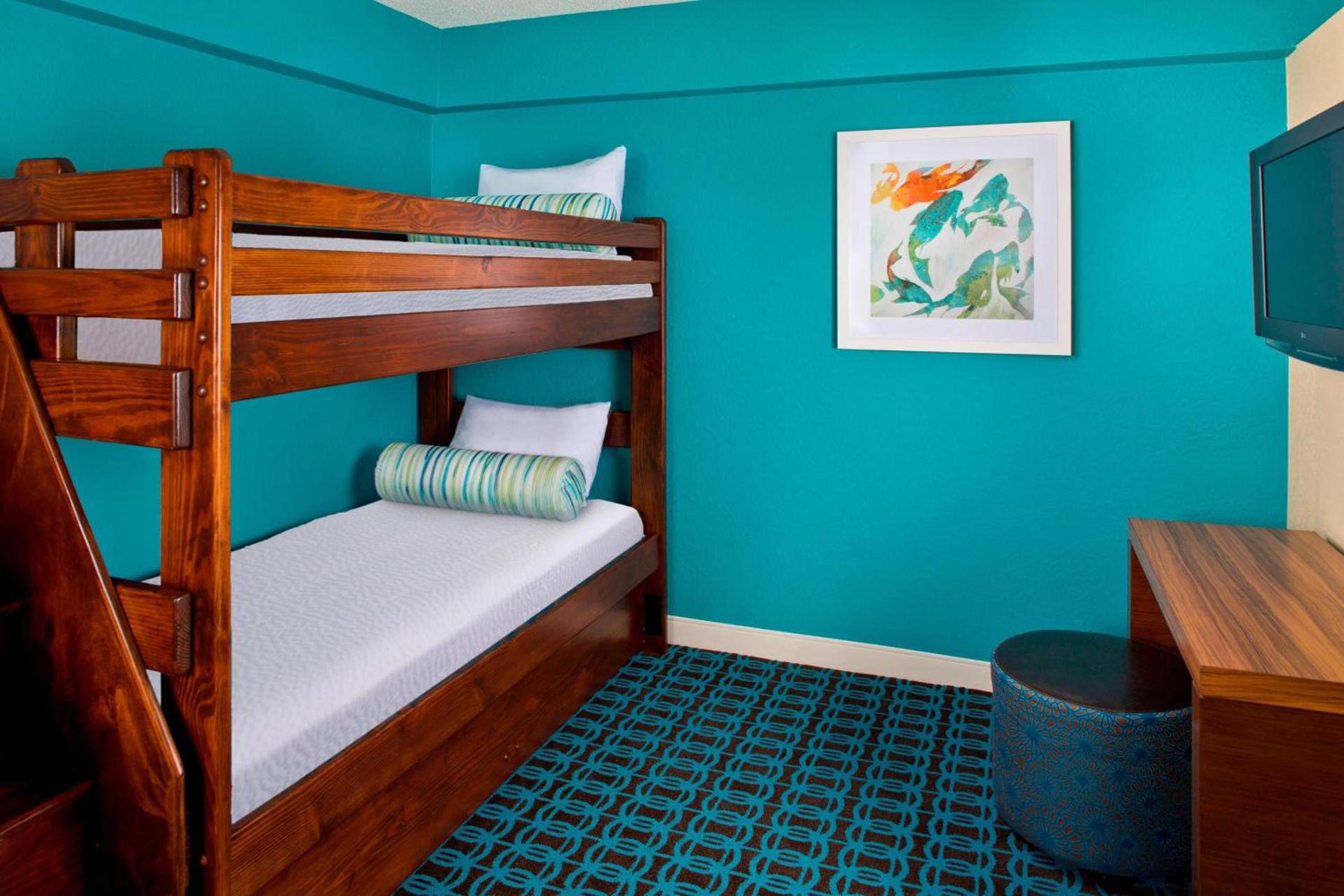 Fairfield Inn & Suites by Marriott Orlando Lake Buena Vista in the Marriott Village photo 16