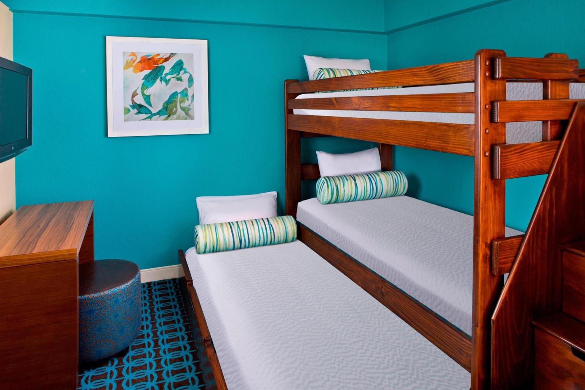 Fairfield Inn & Suites by Marriott Orlando Lake Buena Vista in the Marriott Village photo 17