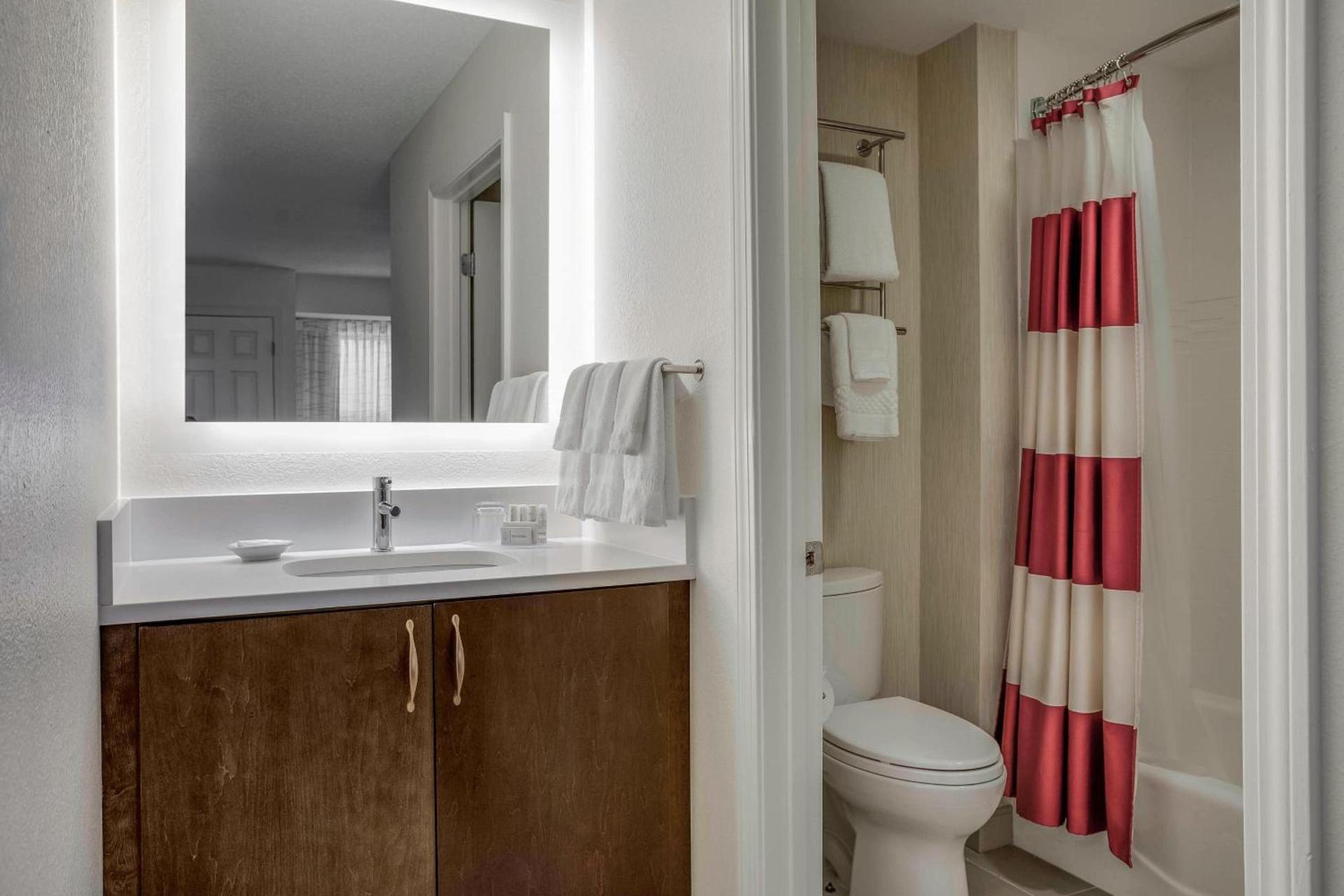 Residence Inn by Marriott Portsmouth photo 5