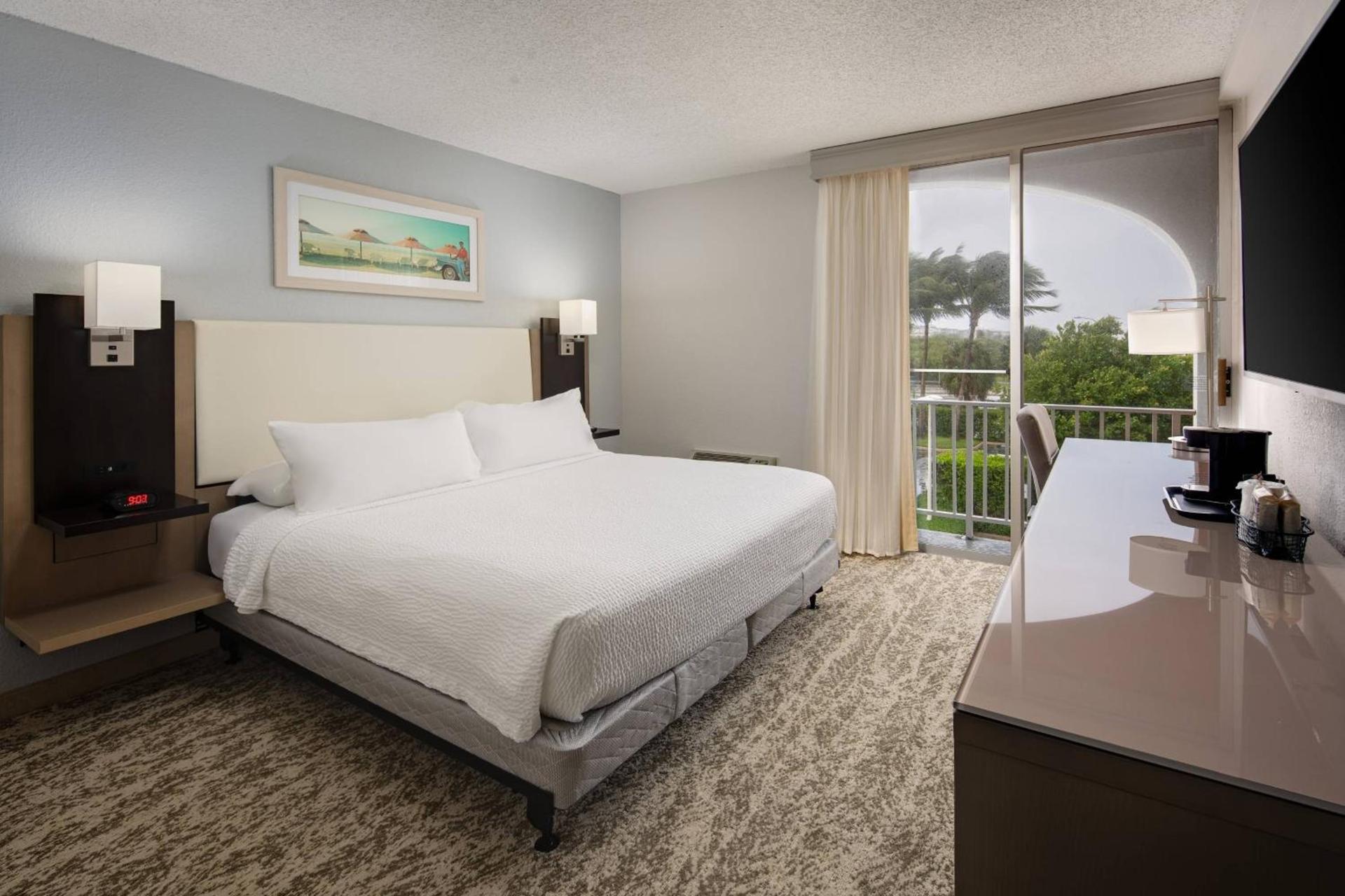 Fairfield Inn and Suites by Marriott Palm Beach photo 5