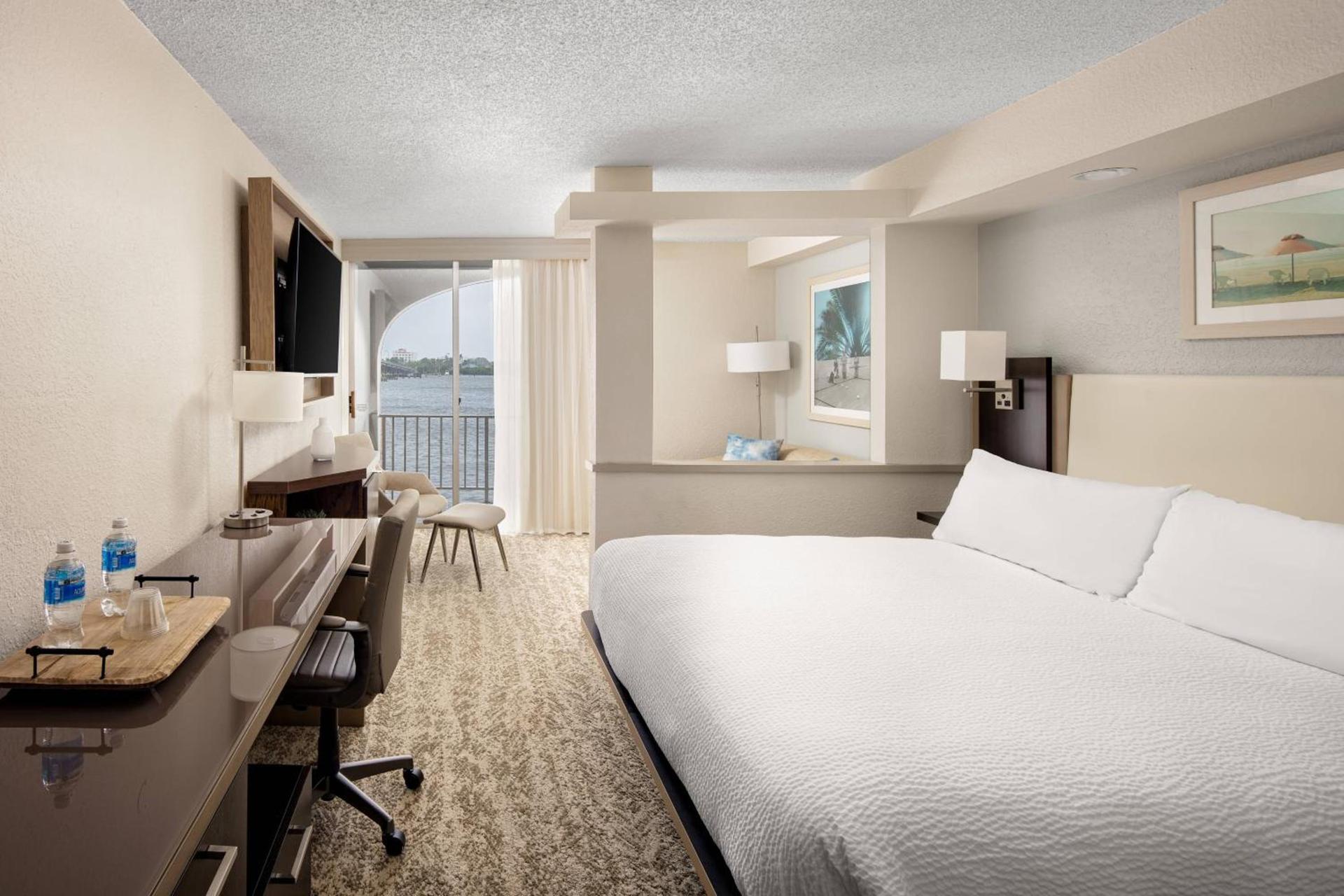 Fairfield Inn and Suites by Marriott Palm Beach photo 9