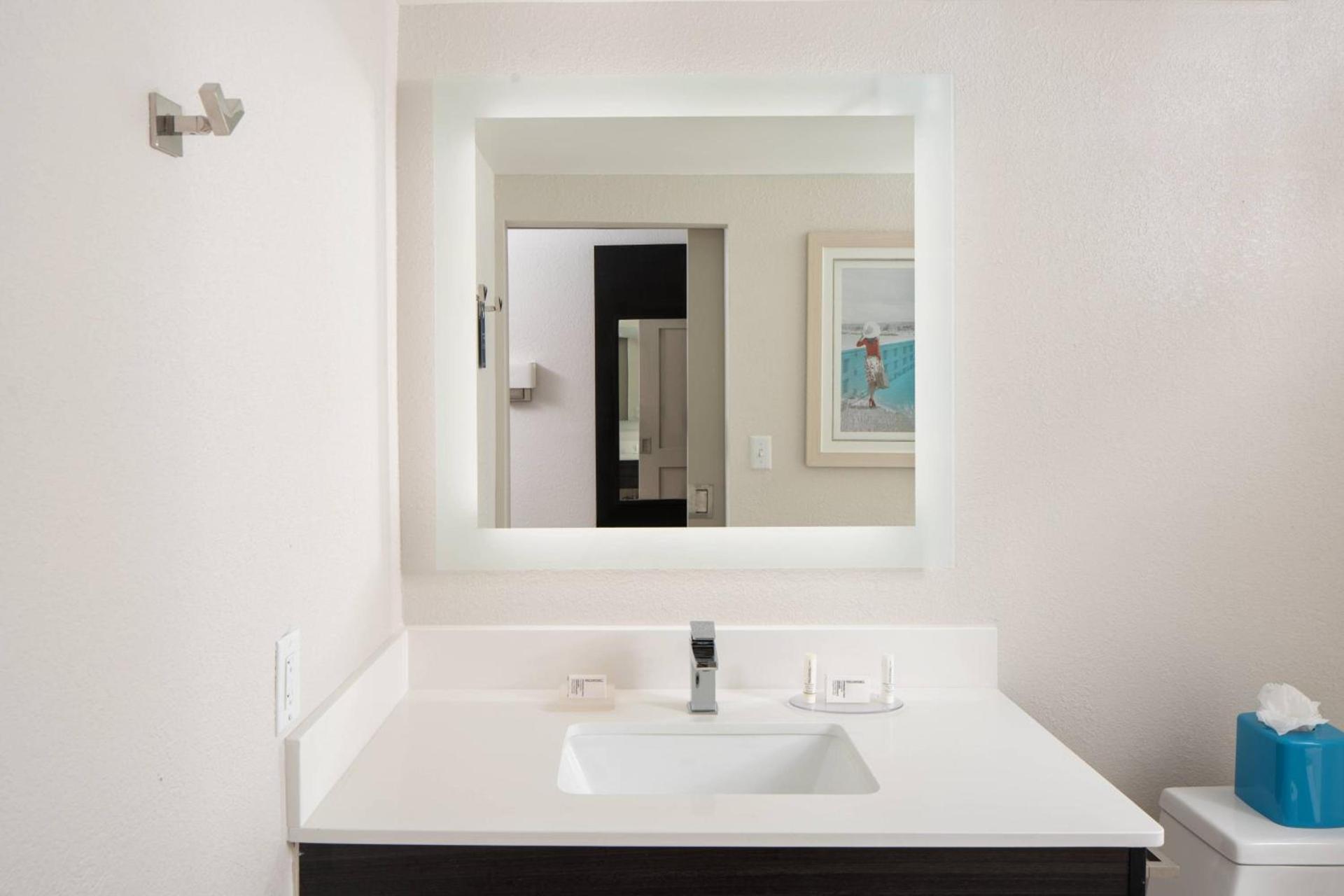 Fairfield Inn and Suites by Marriott Palm Beach photo 6