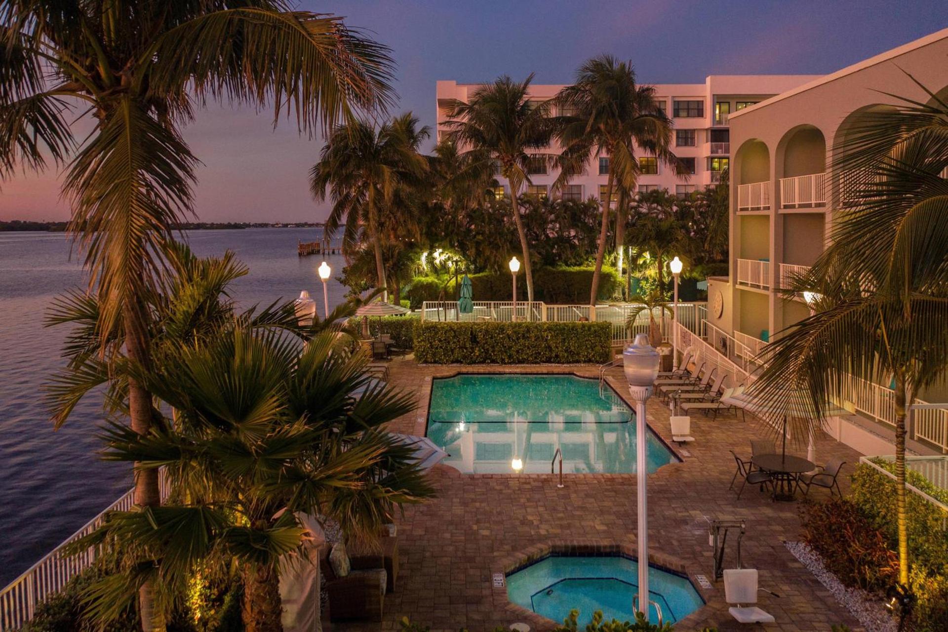 Fairfield Inn and Suites by Marriott Palm Beach photo 12