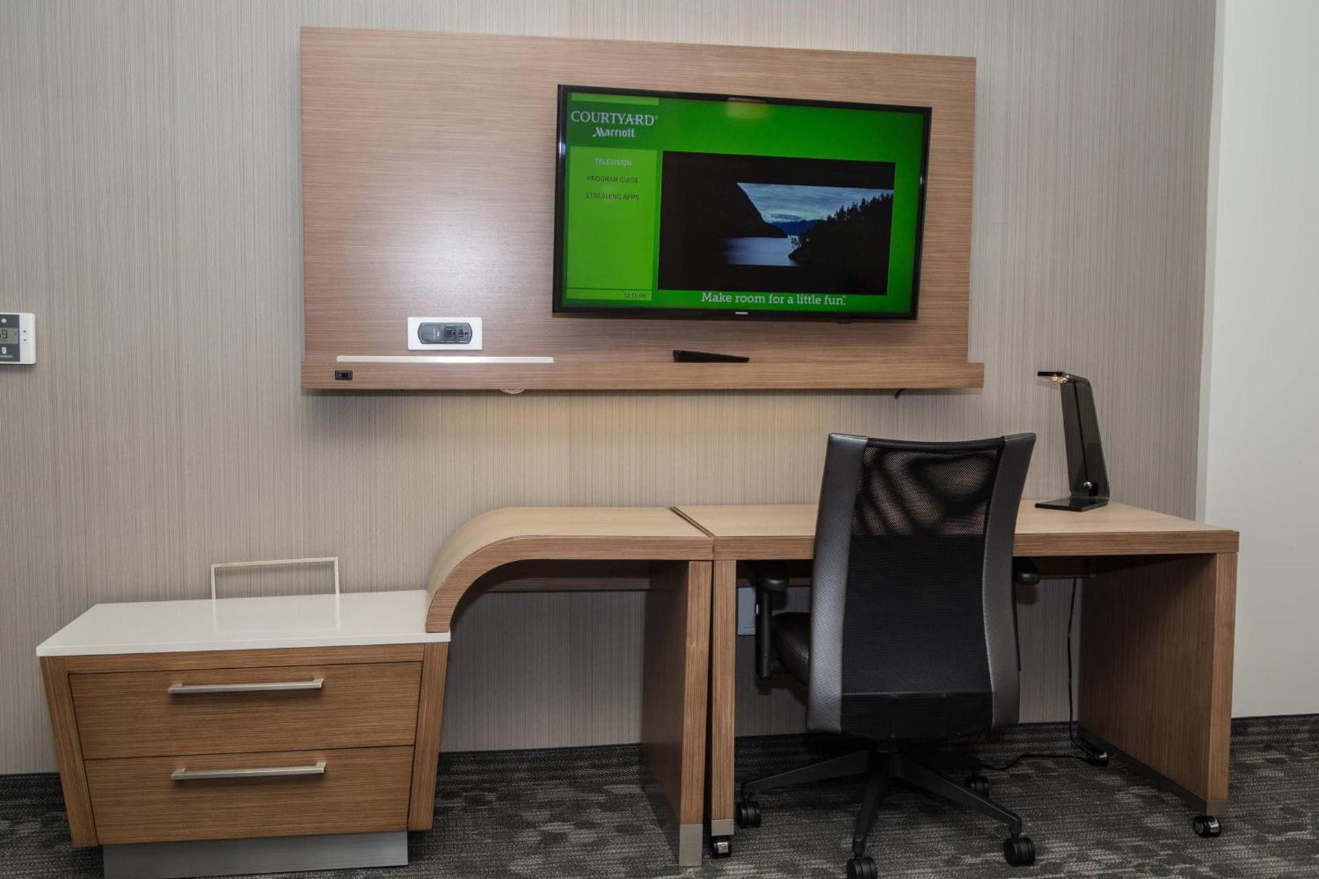 Courtyard by Marriott Morgantown photo 6