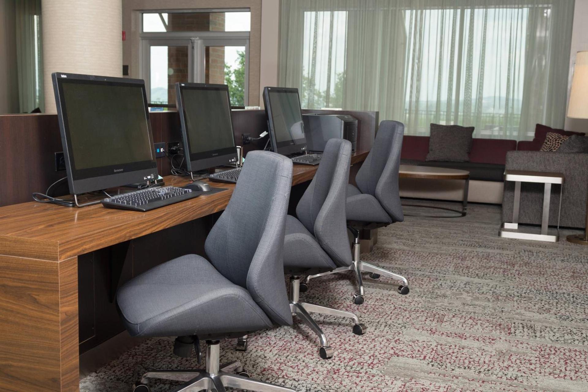 Courtyard by Marriott Morgantown photo 12