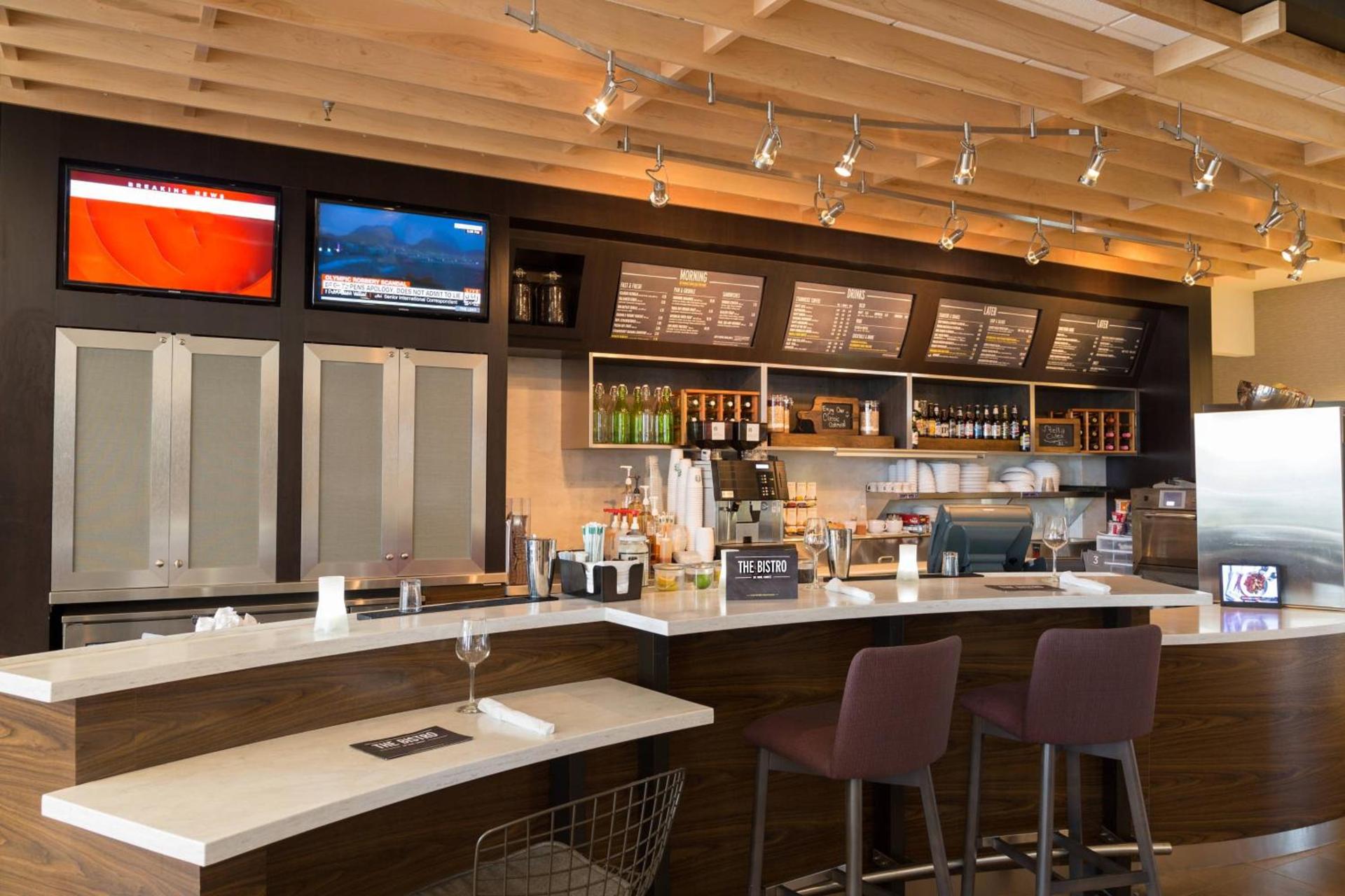 Courtyard by Marriott Morgantown photo 25