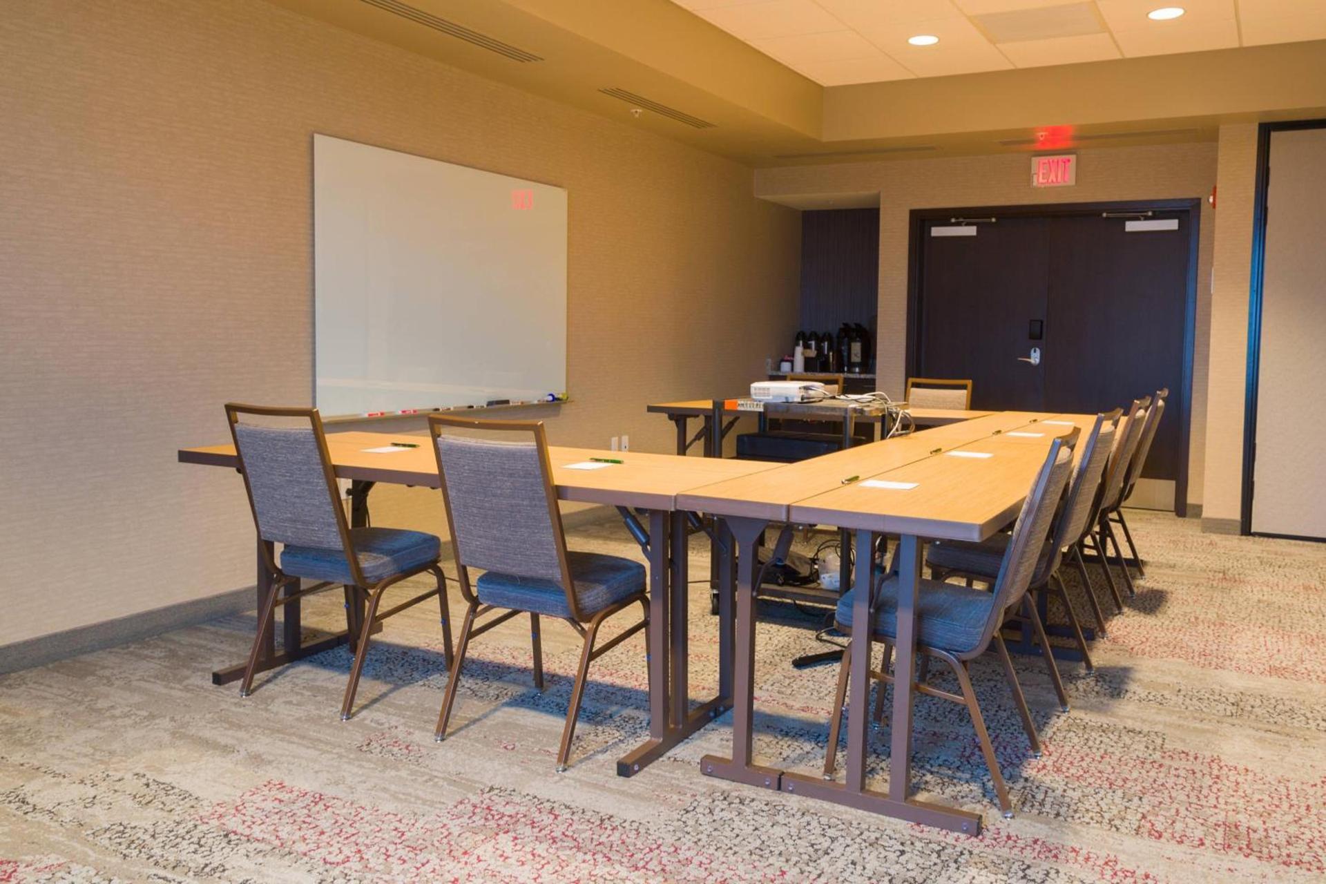 Courtyard by Marriott Morgantown photo 23