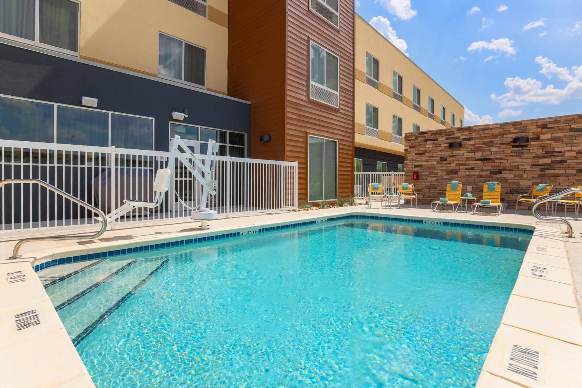Fairfield Inn & Suites by Marriott Cotulla photo 21
