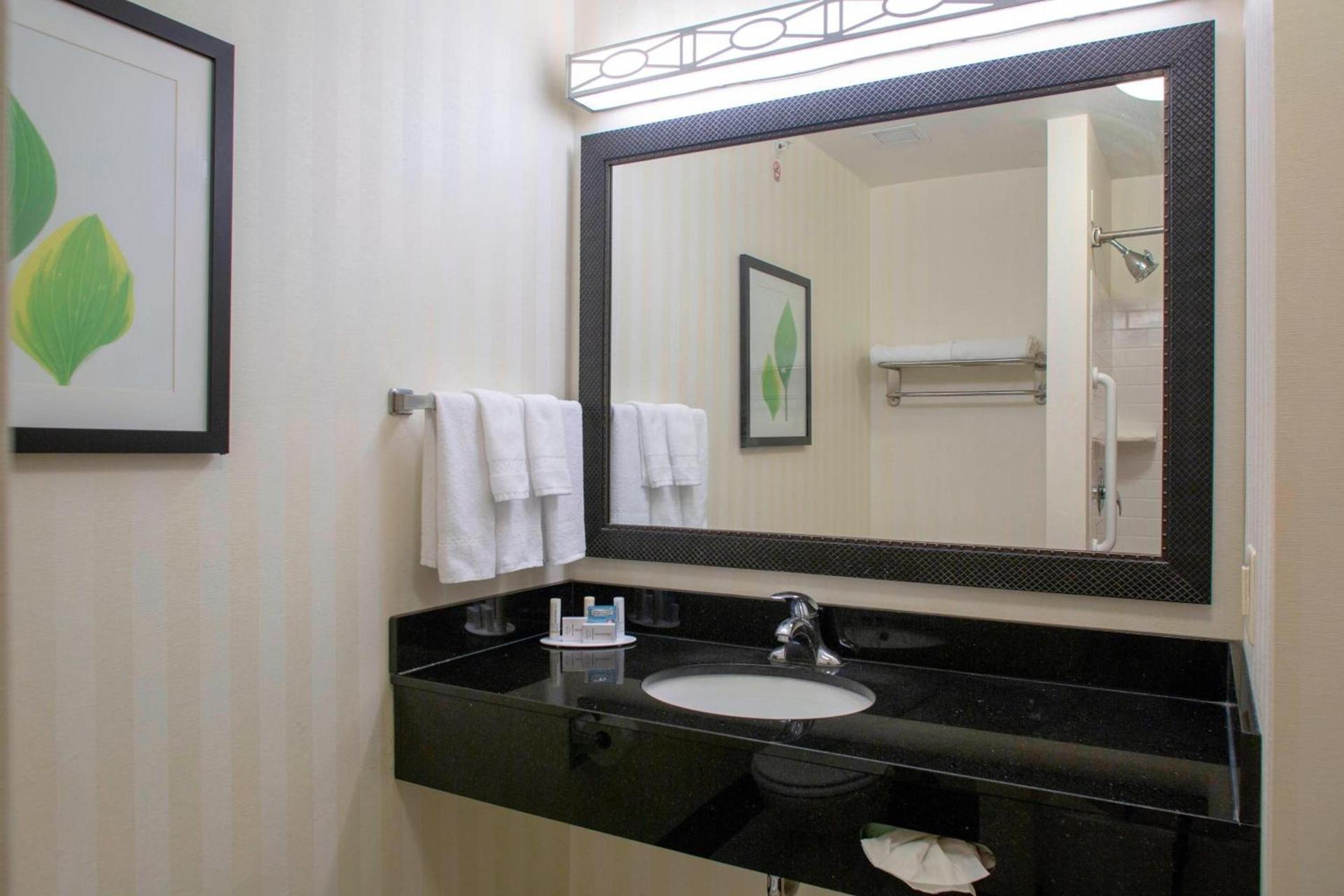 Fairfield Inn and Suites by Marriott Gadsden photo 9