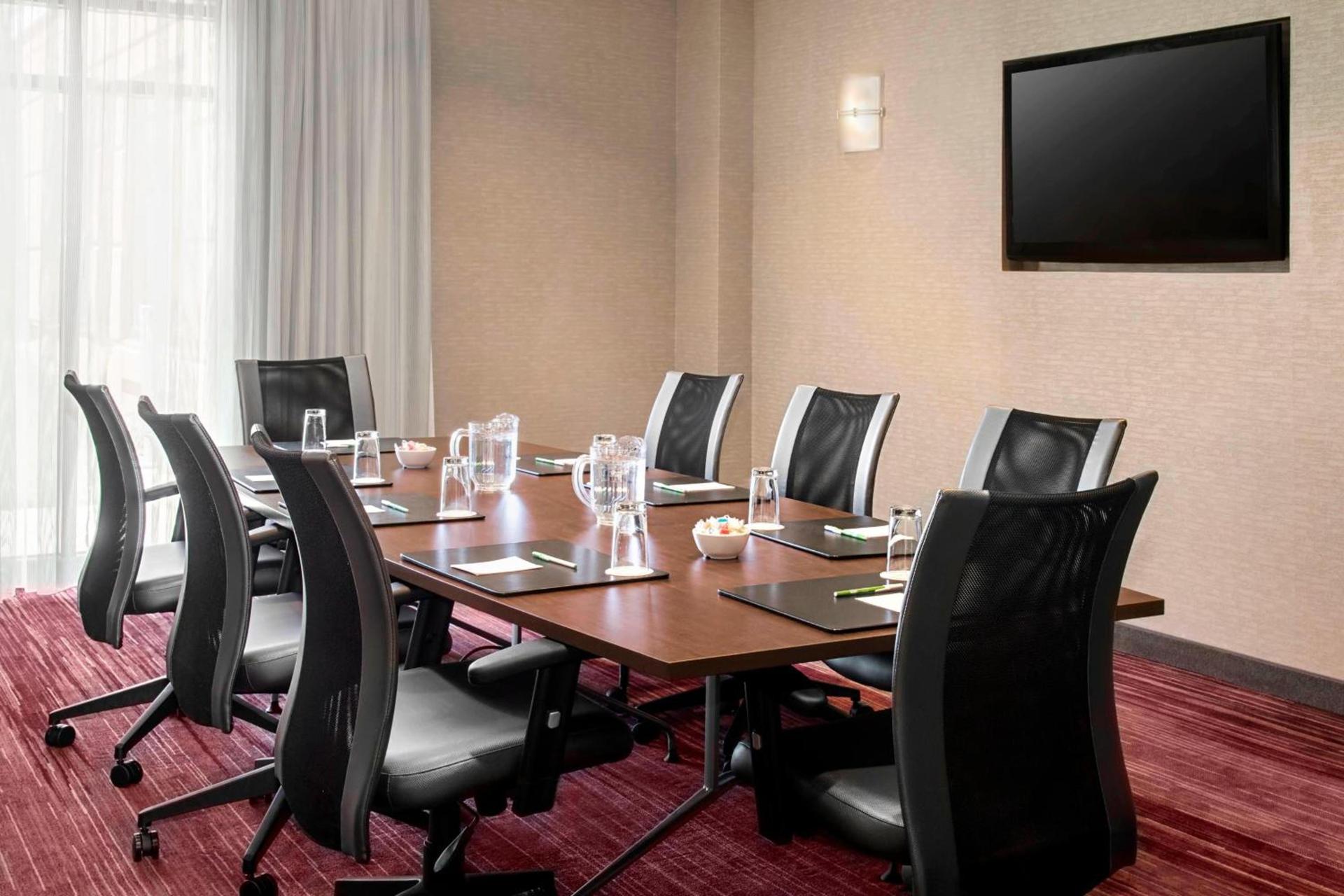 Courtyard by Marriott Newark Elizabeth photo 25
