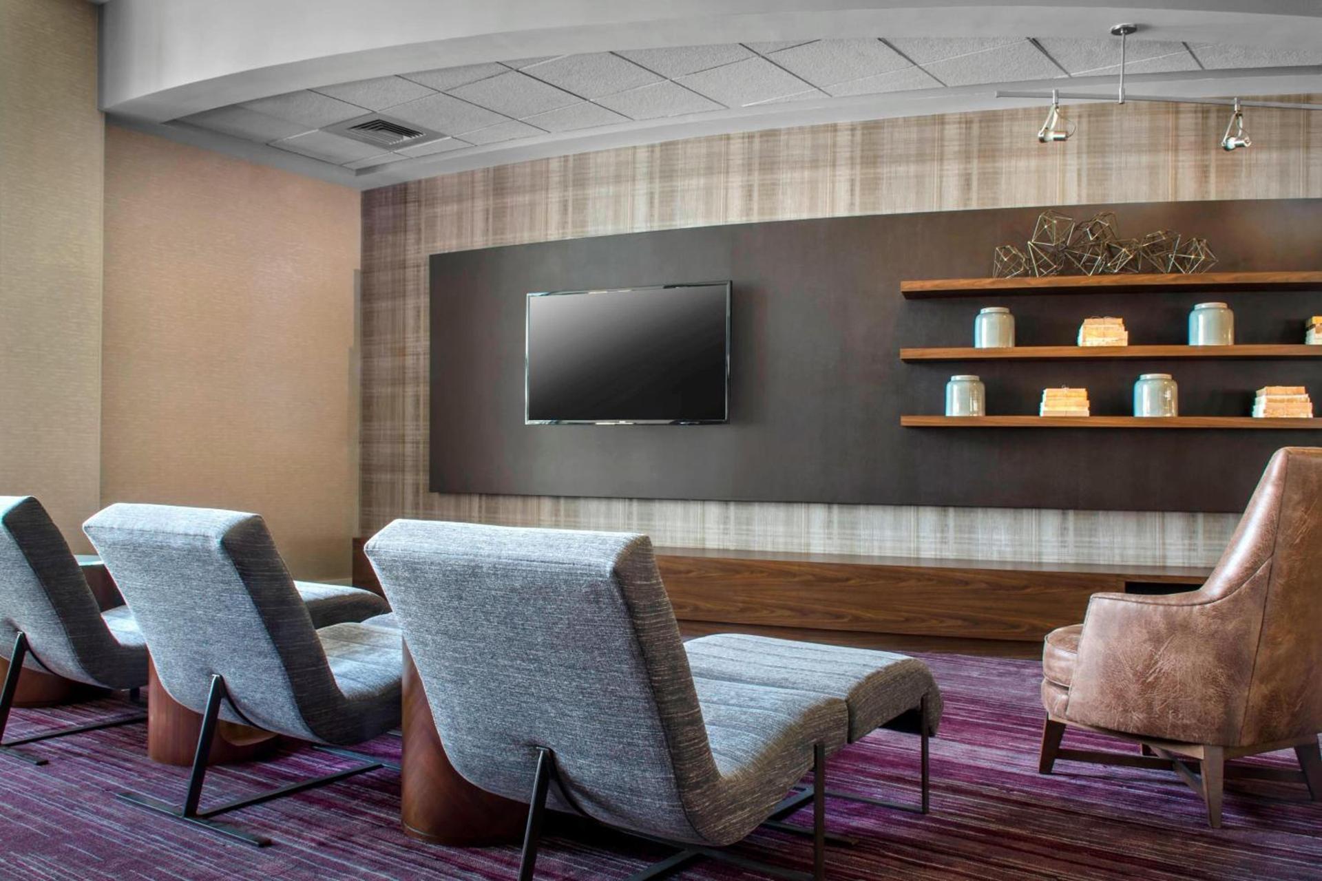 Courtyard by Marriott Newark Elizabeth photo 3