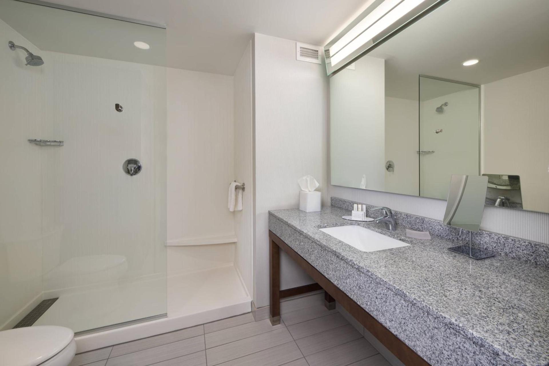 Courtyard by Marriott Richmond Downtown photo 12
