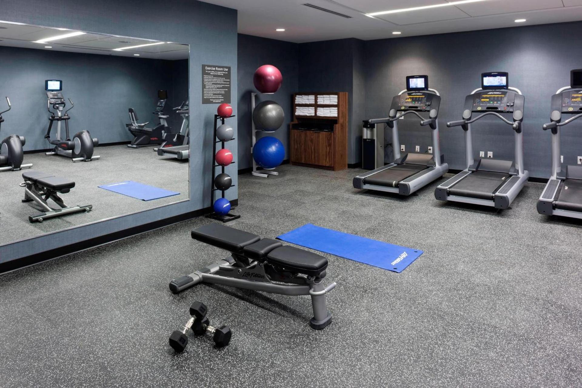 Courtyard by Marriott Richmond Downtown photo 23