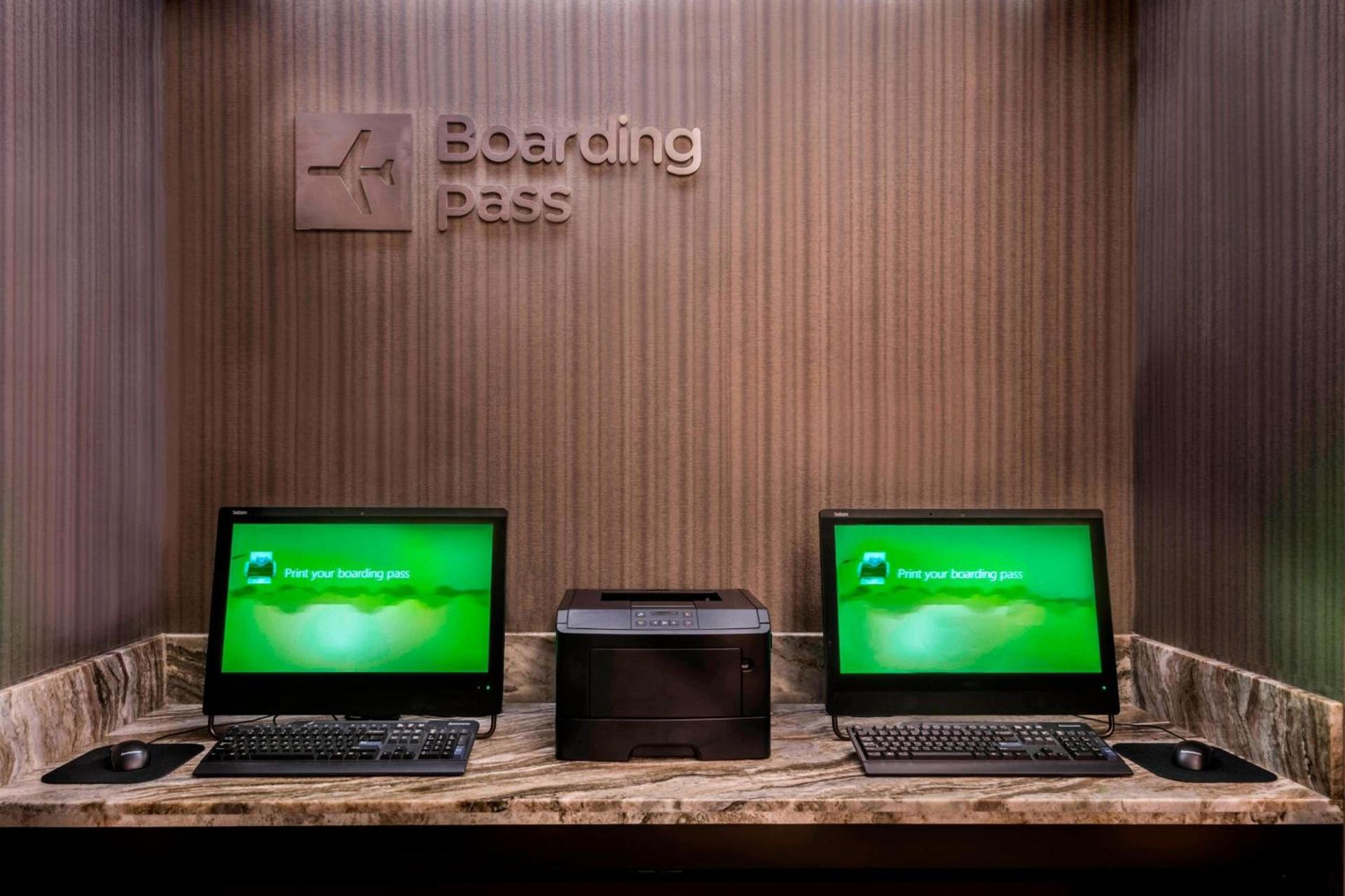 Courtyard by Marriott Bethesda Chevy Chase photo 13