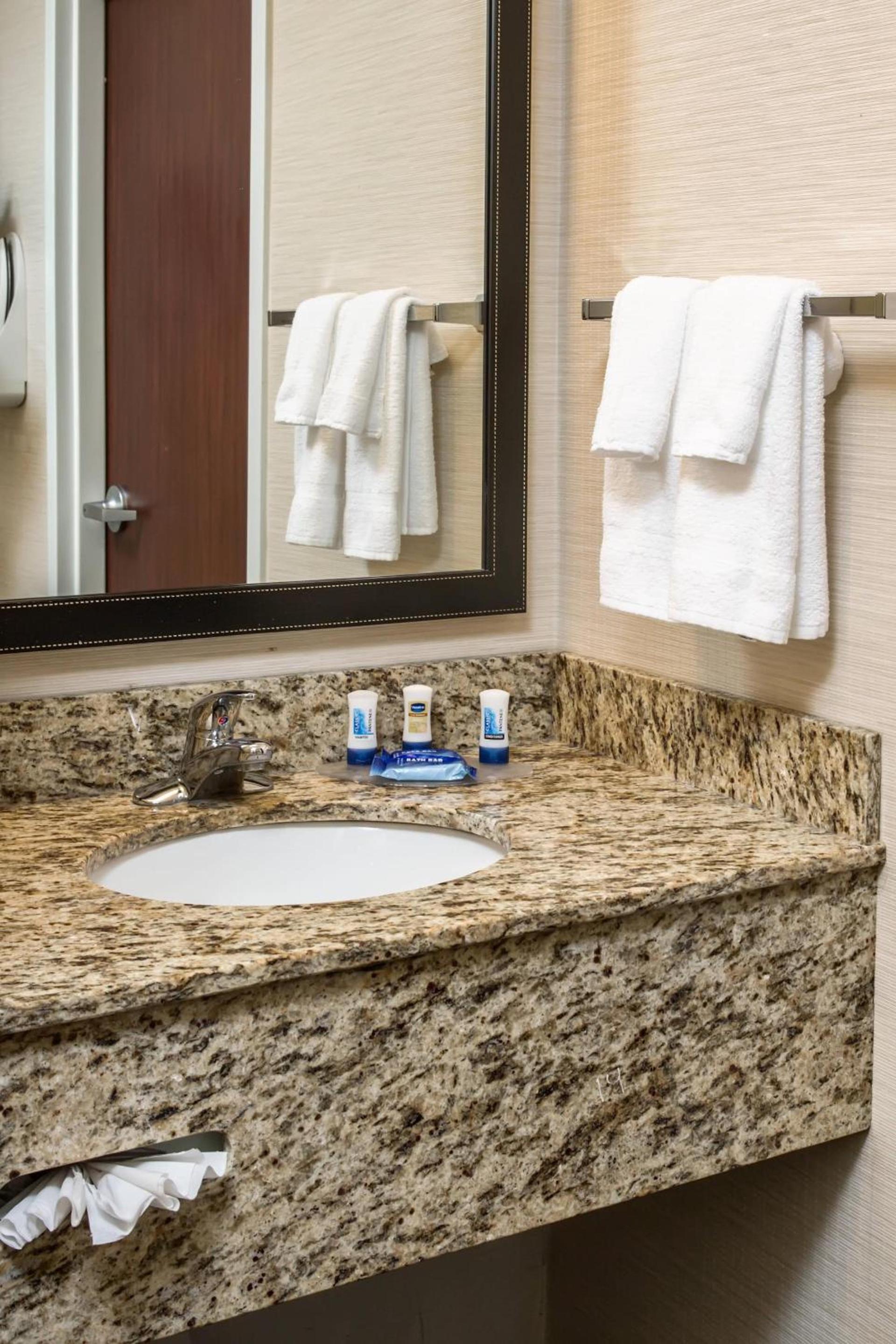Fairfield Inn & Suites Jacksonville Airport photo 8