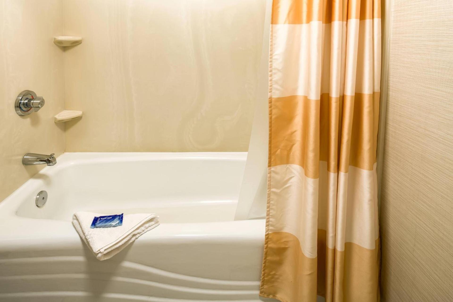 Fairfield Inn & Suites Jacksonville Airport photo 9