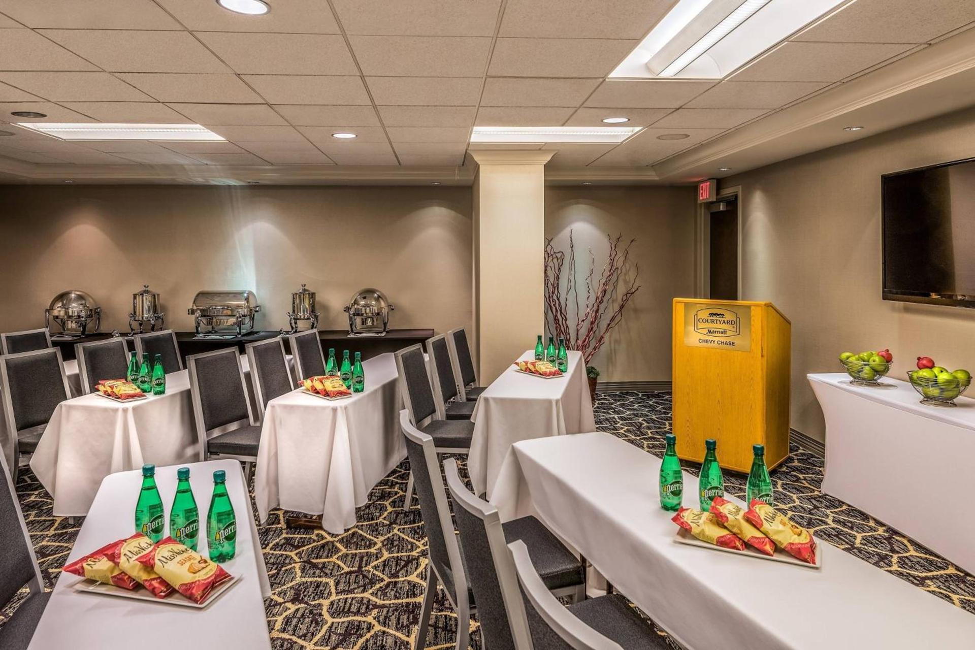 Courtyard by Marriott Bethesda Chevy Chase photo 24