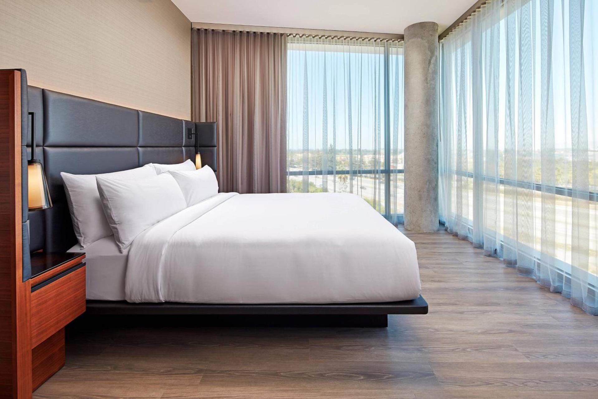 AC Hotel by Marriott San Jose Santa Clara photo 19