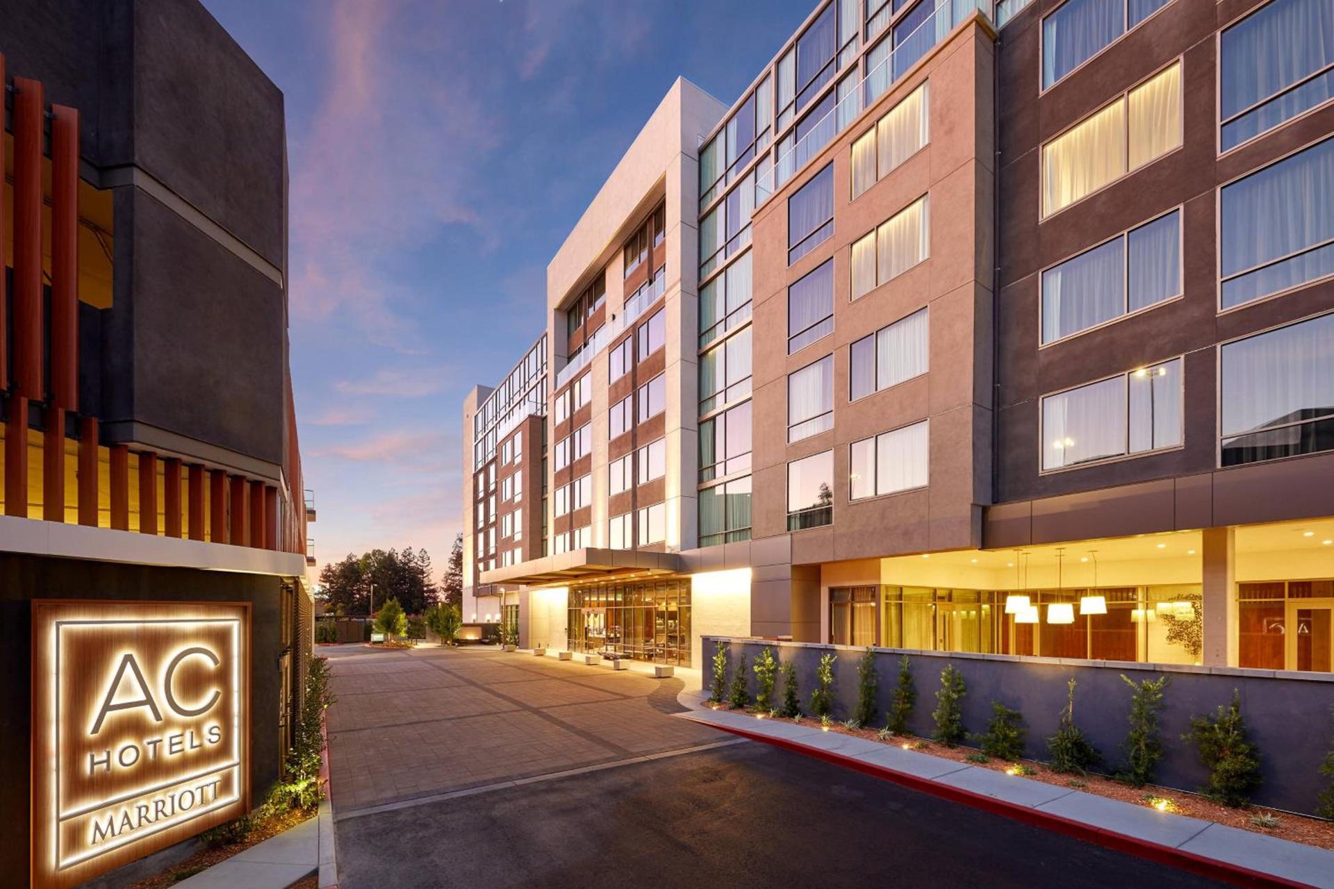 AC Hotel by Marriott San Jose Santa Clara photo 2