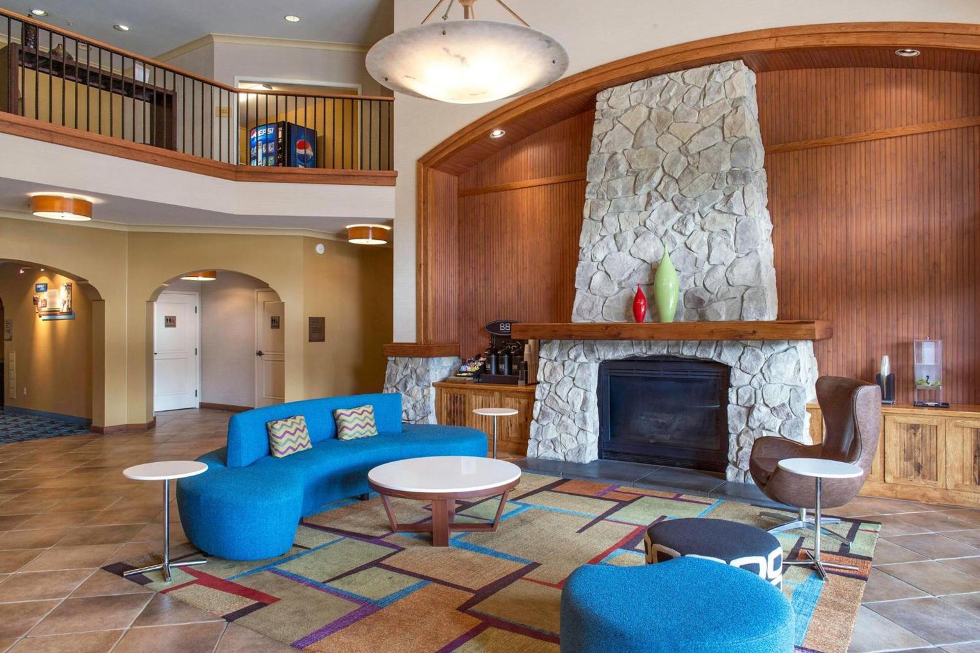 Fairfield Inn and Suites Santa Rosa Sebastopol photo 2
