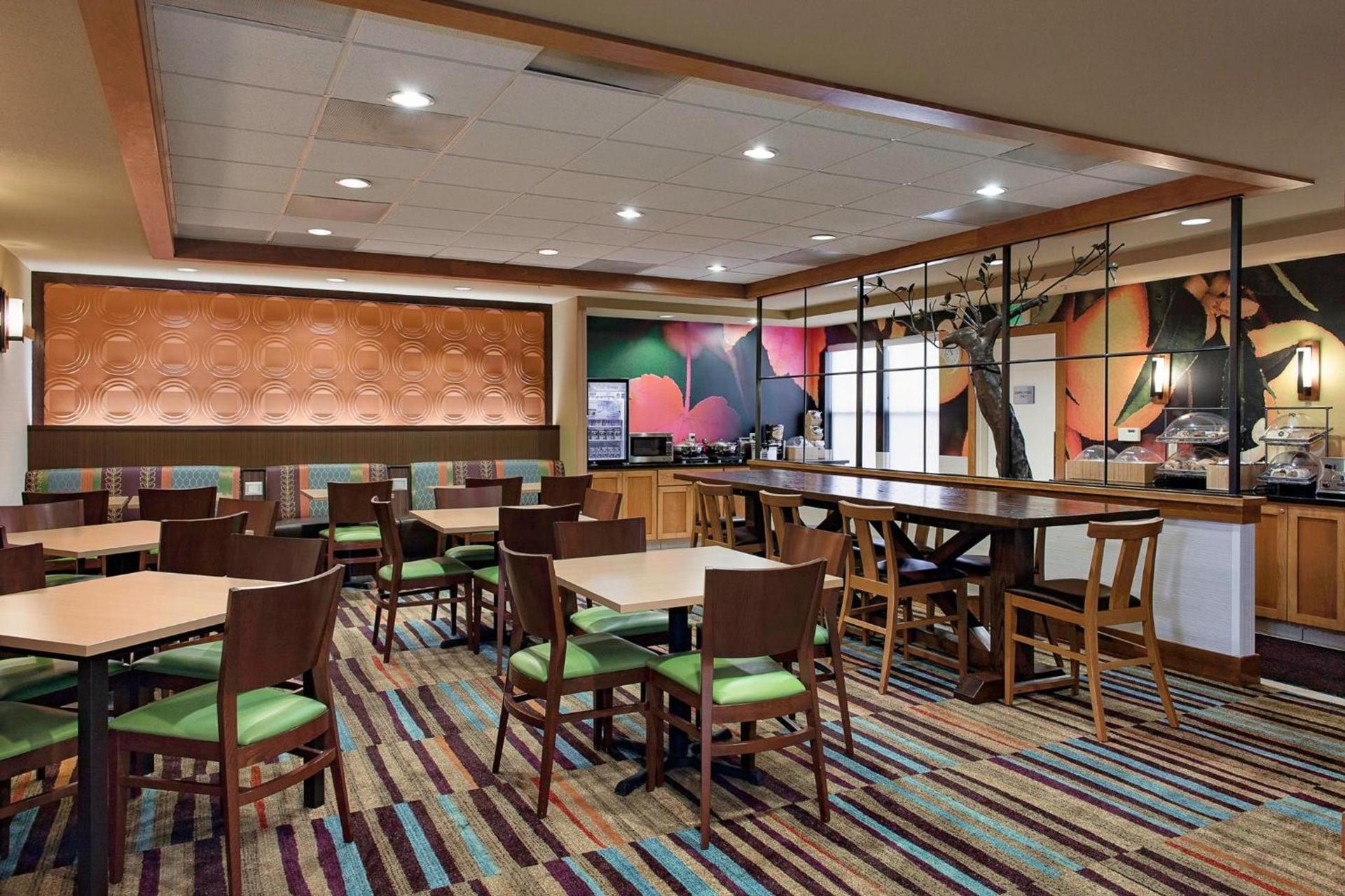 Fairfield Inn and Suites Santa Rosa Sebastopol photo 12
