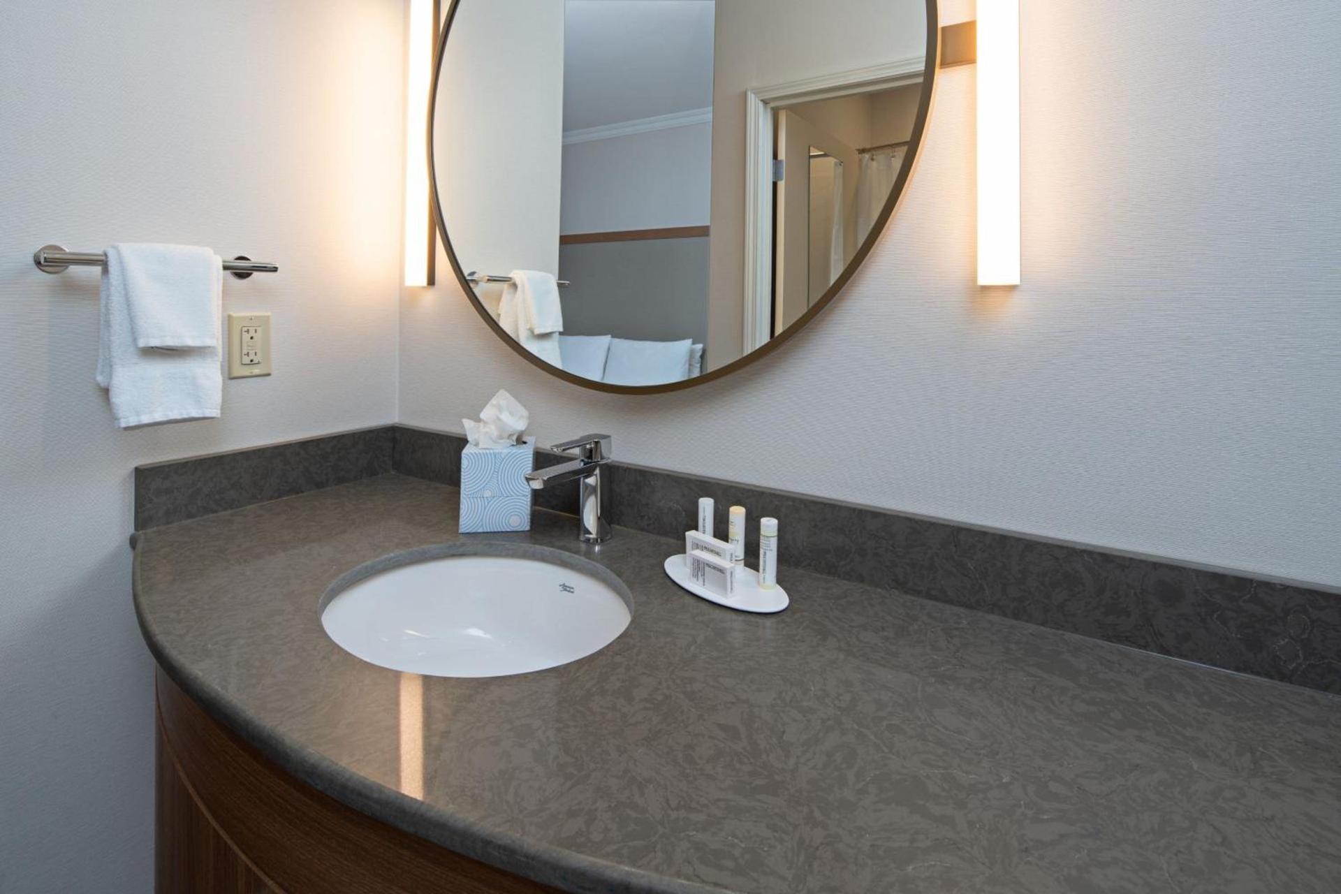 Fairfield by Marriott Inn & Suites Seattle Sea-Tac Airport photo 6