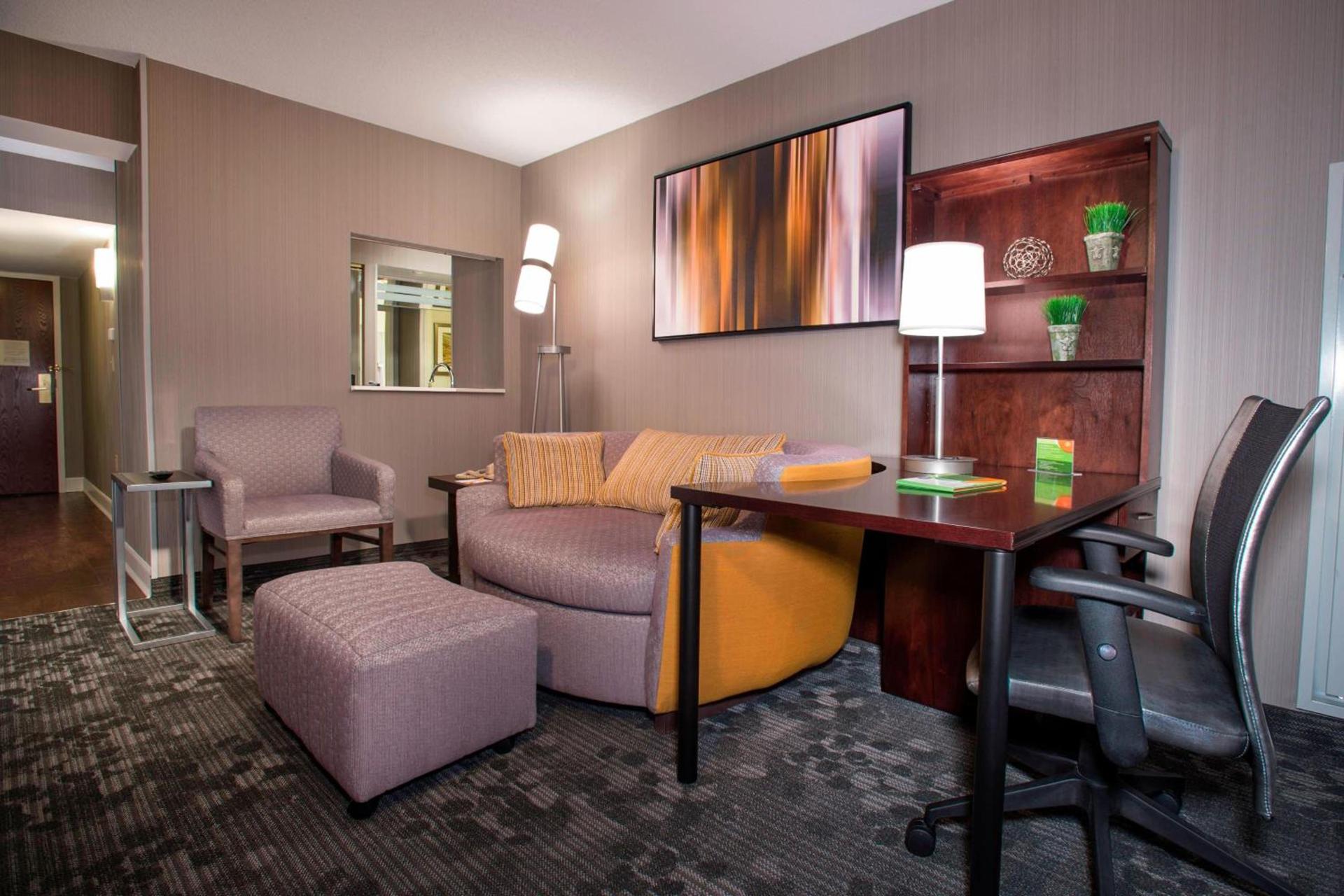 Courtyard by Marriott Tysons McLean photo 11