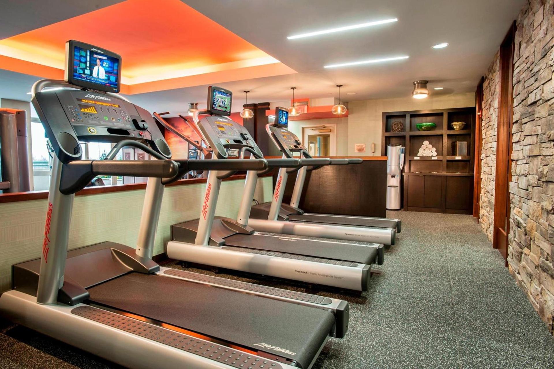 Courtyard by Marriott Tysons McLean photo 22