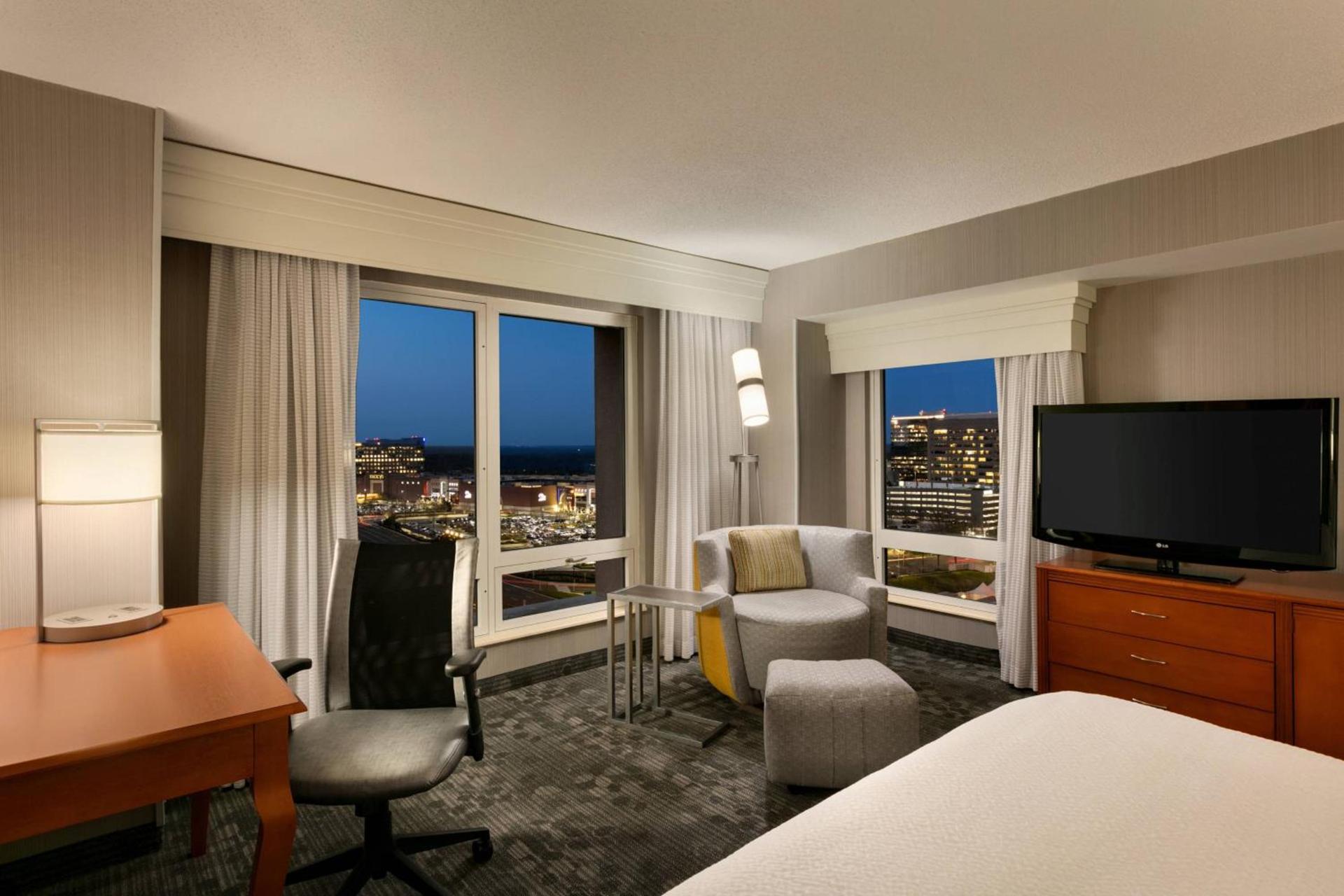 Courtyard by Marriott Tysons McLean photo 7